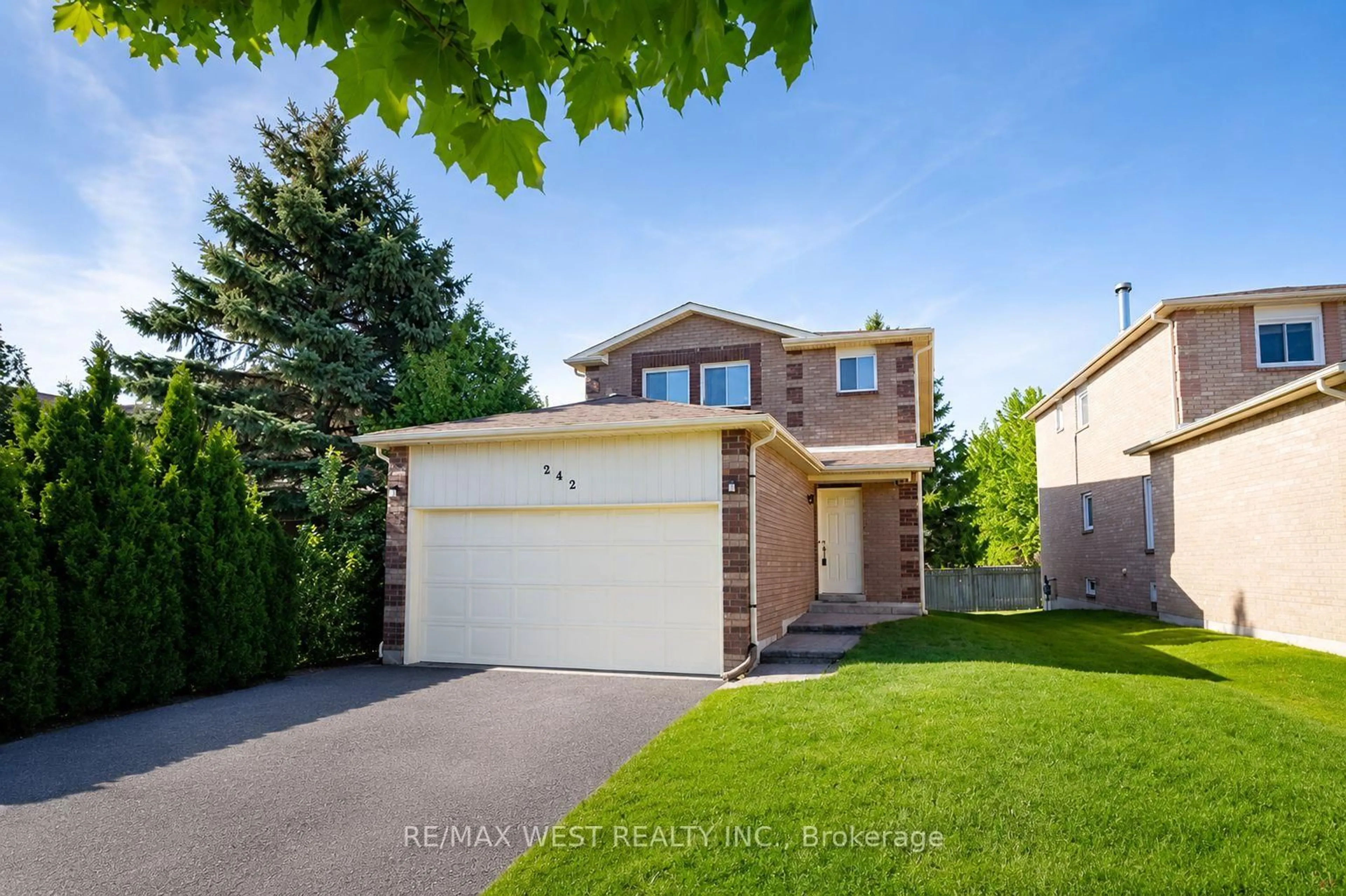 Unknown for 242 Bernard Ave, Richmond Hill Ontario L4S 1E2