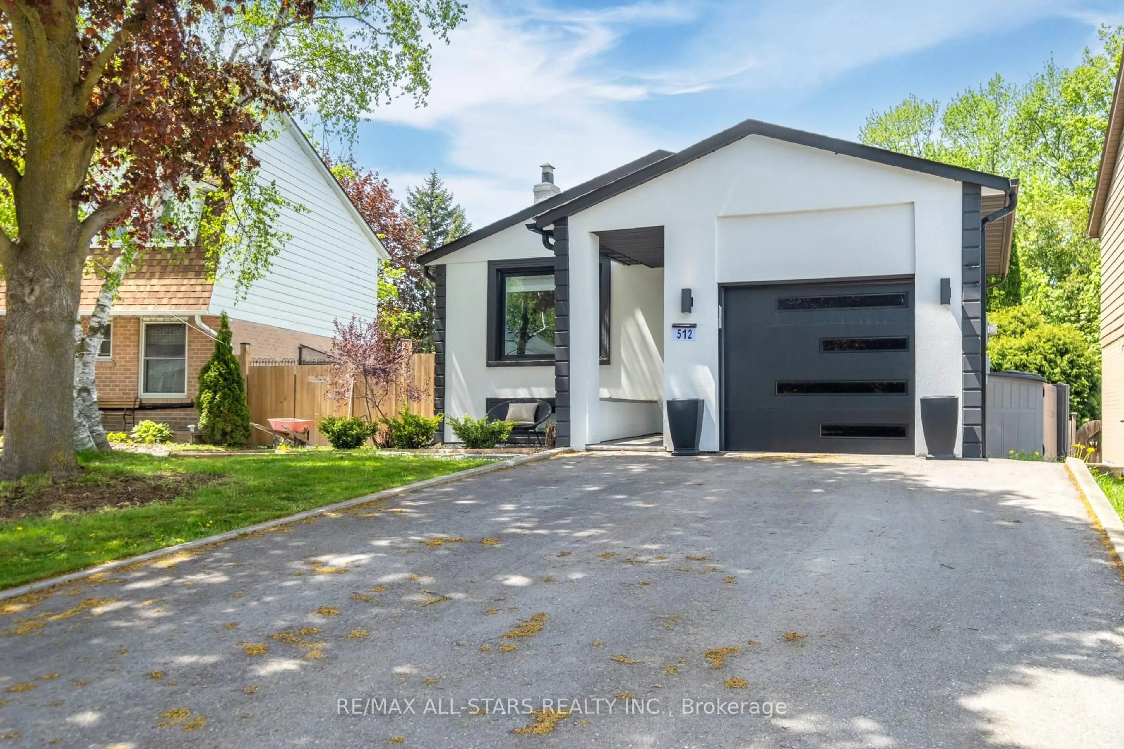 Unknown for 512 Sandford St, Newmarket Ontario L3Y 5E3