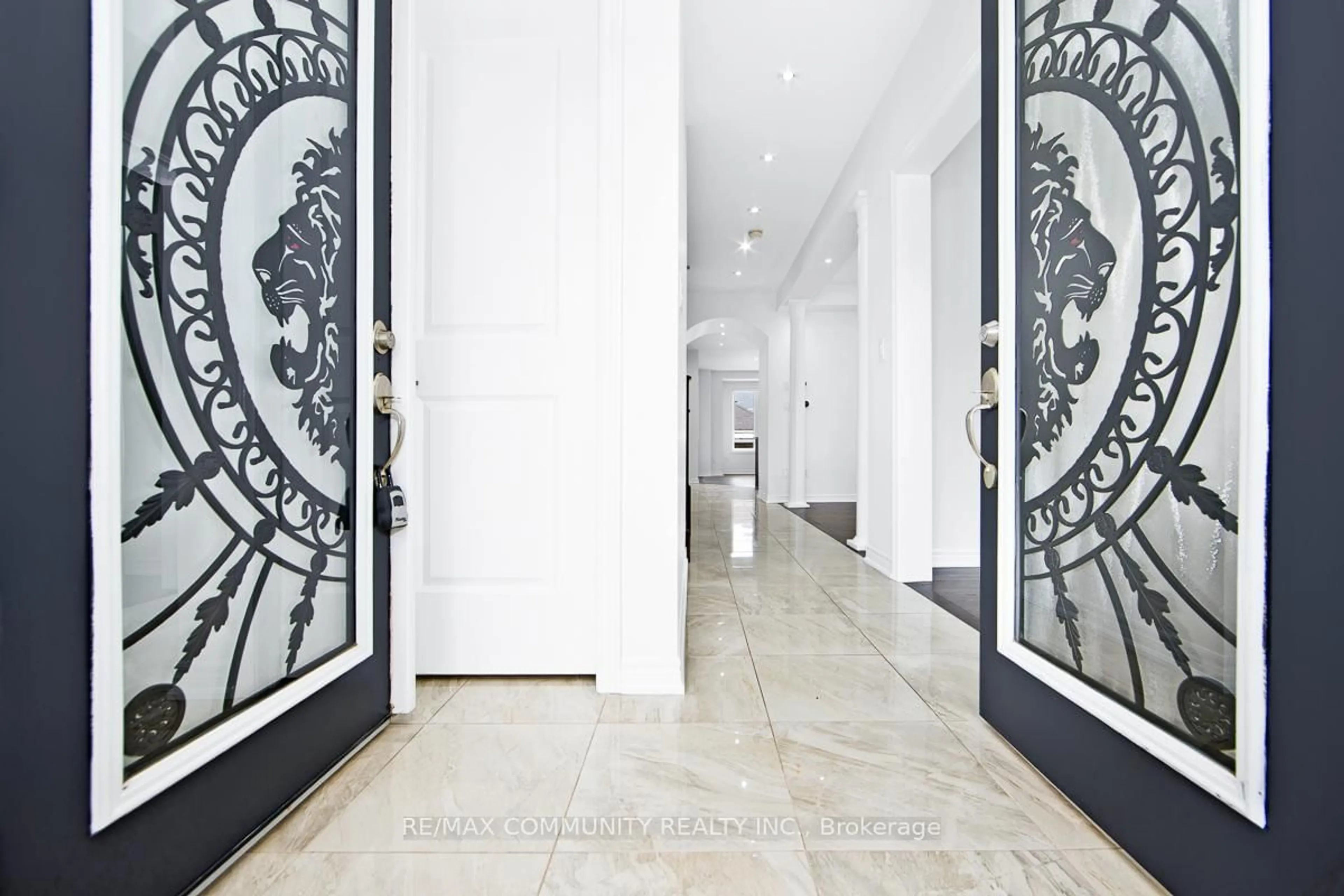 Indoor foyer for 201 Donald Sim Ave, Markham Ontario L6B 0Z1