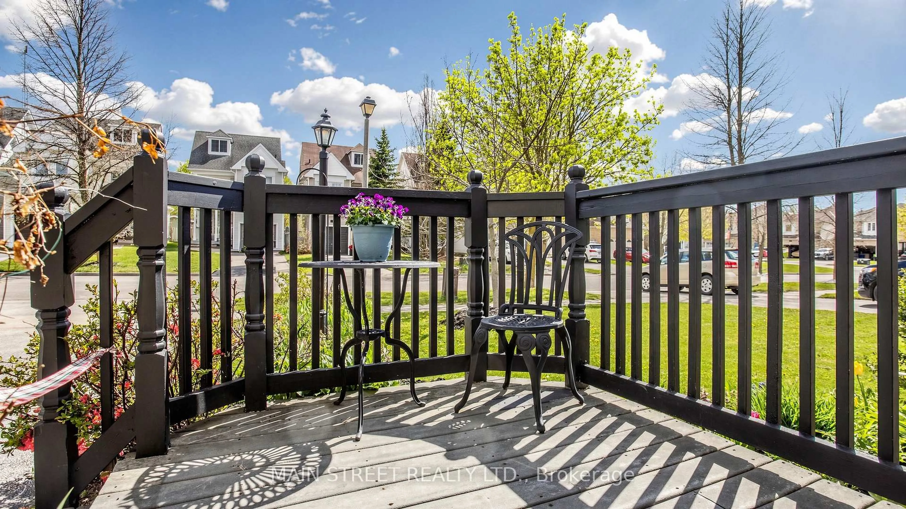 Patio, unknown for 176 Mainprize Cres, East Gwillimbury Ontario L0G 1M0