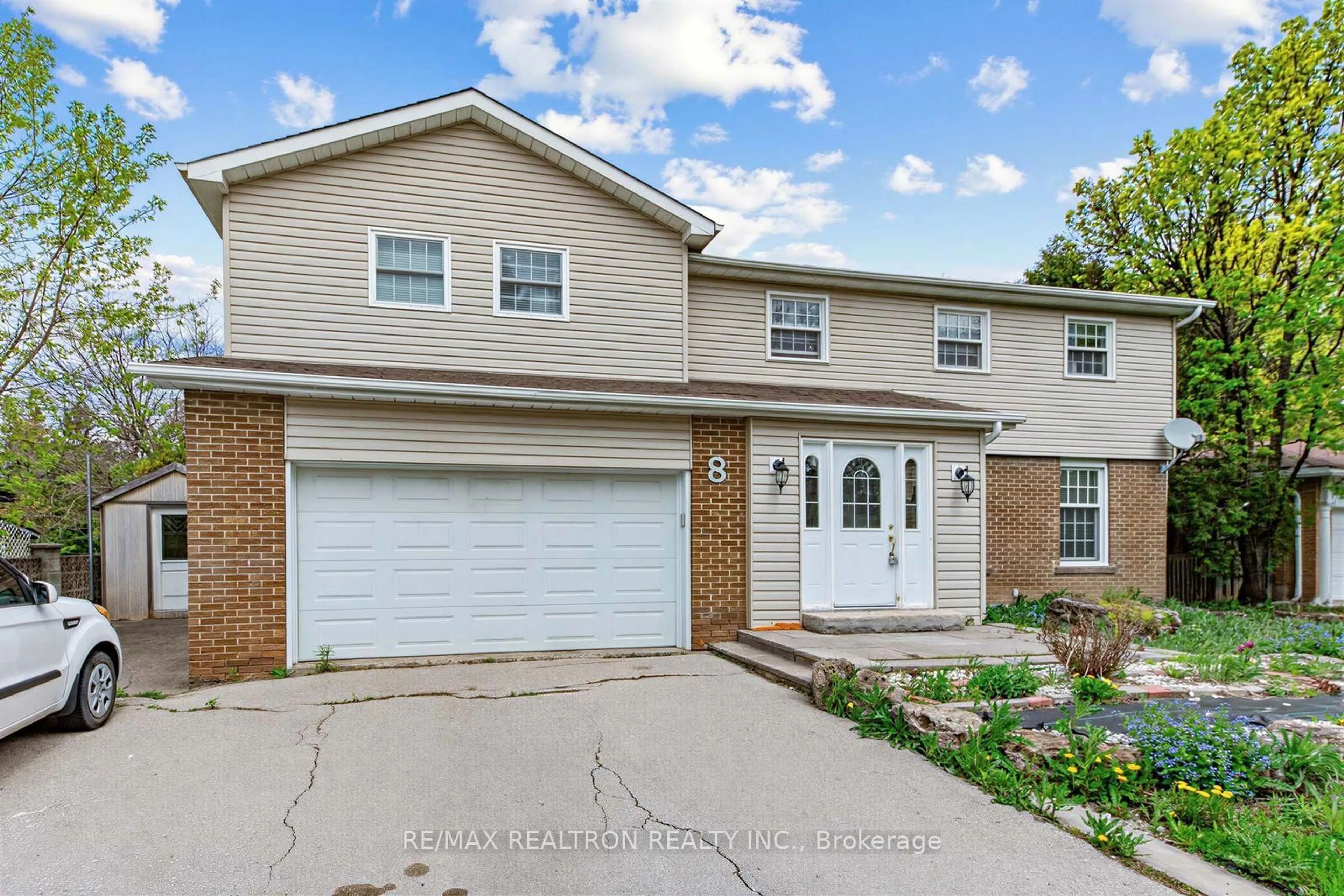 Unknown for 8 Gallacher Ave, Richmond Hill Ontario L4E 2W9
