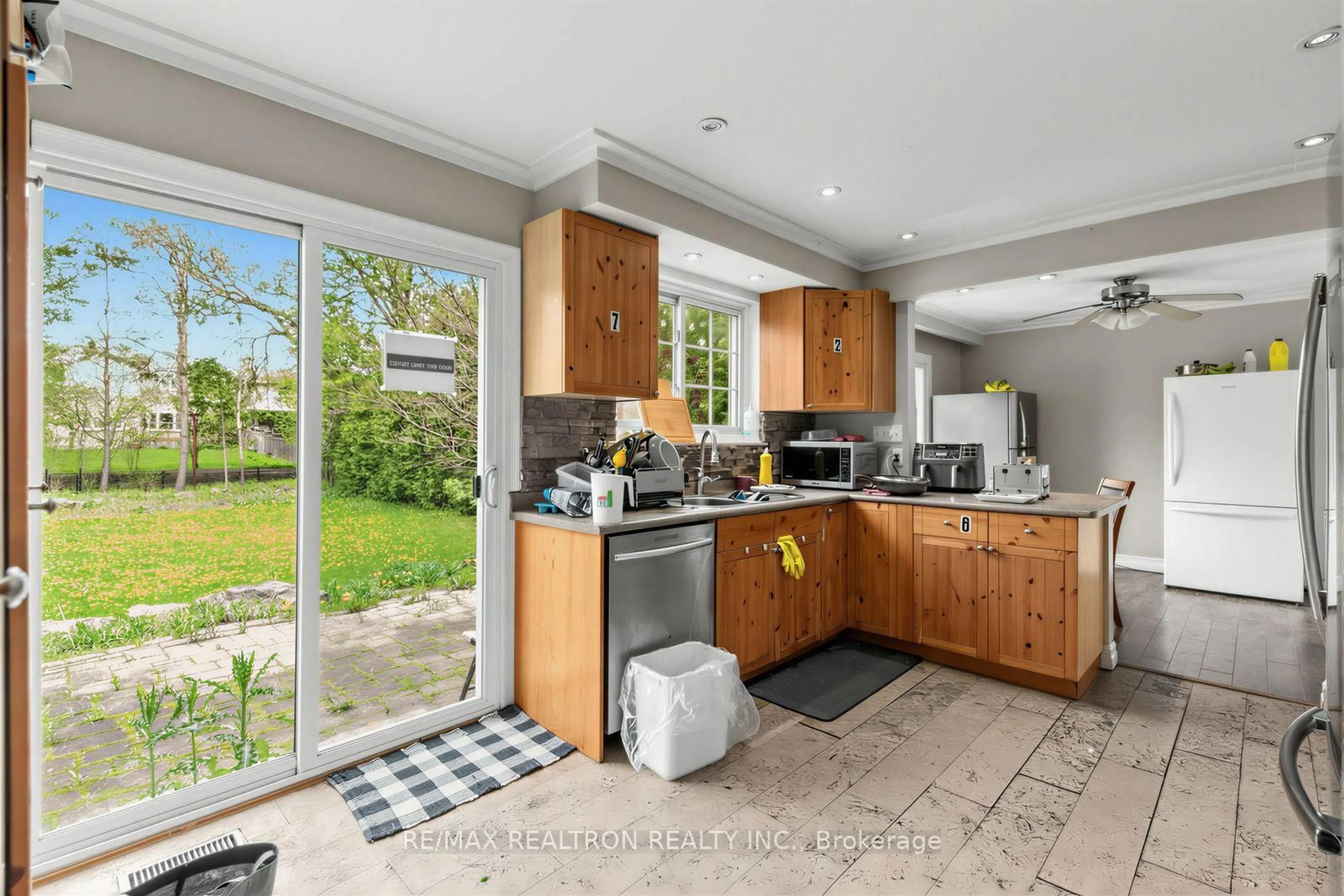 Unknown for 8 Gallacher Ave, Richmond Hill Ontario L4E 2W9