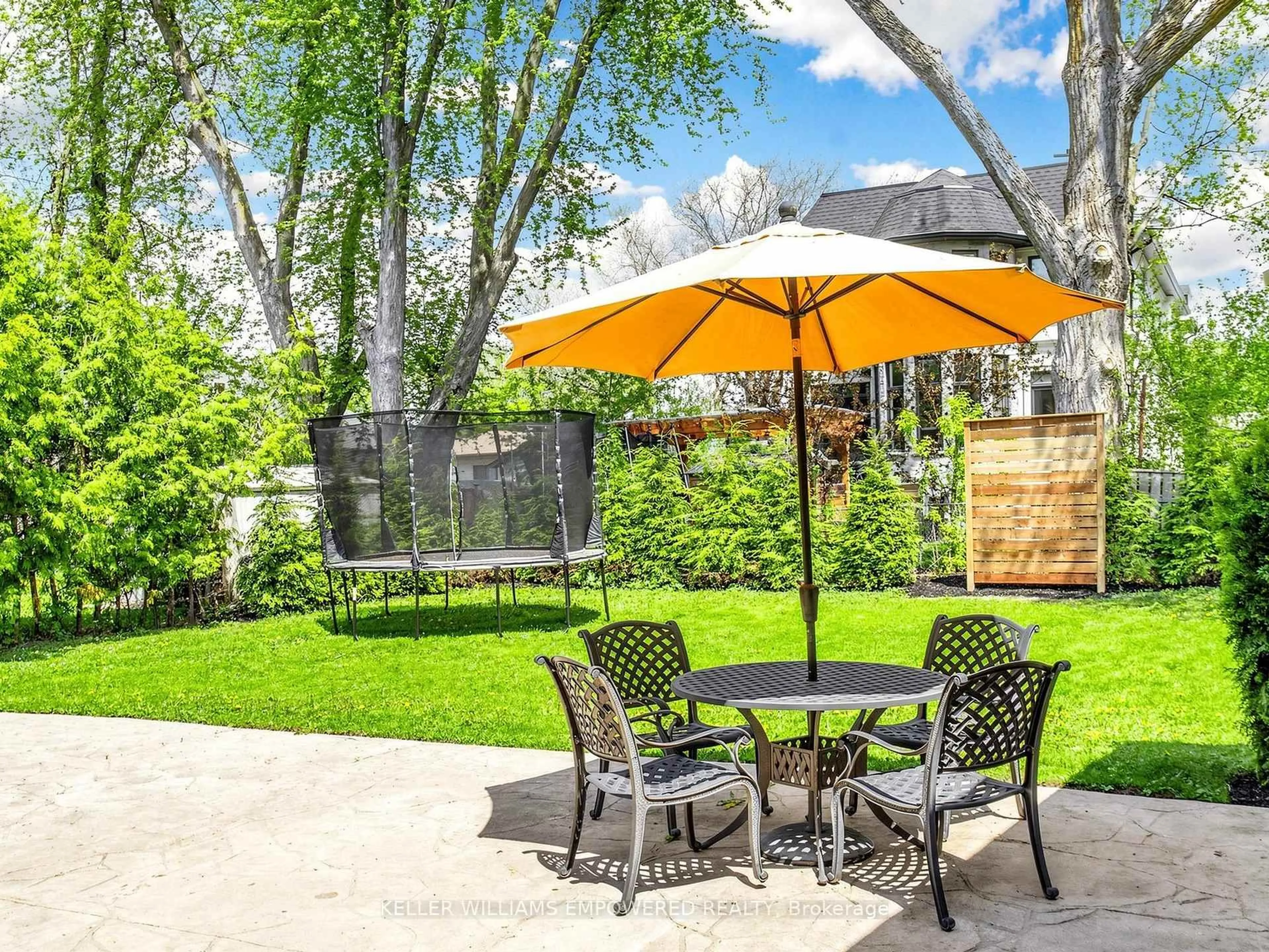 Patio, street for 49 Fergus Ave, Richmond Hill Ontario L4E 3C2