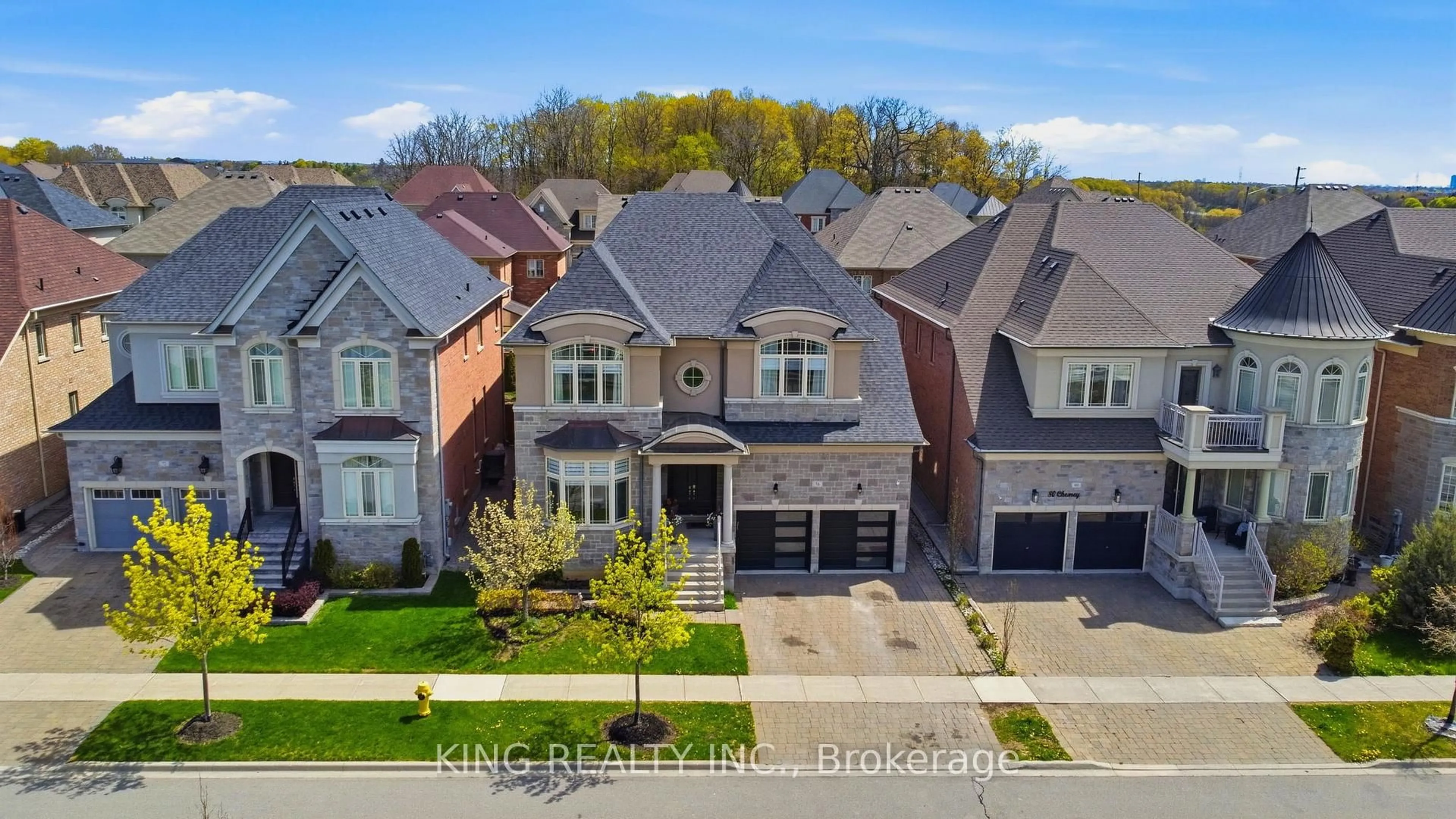 A pic from outside/outdoor area/front of a property/back of a property/a pic from drone, street for 76 Chesney Cres, Vaughan Ontario L4H 4A5