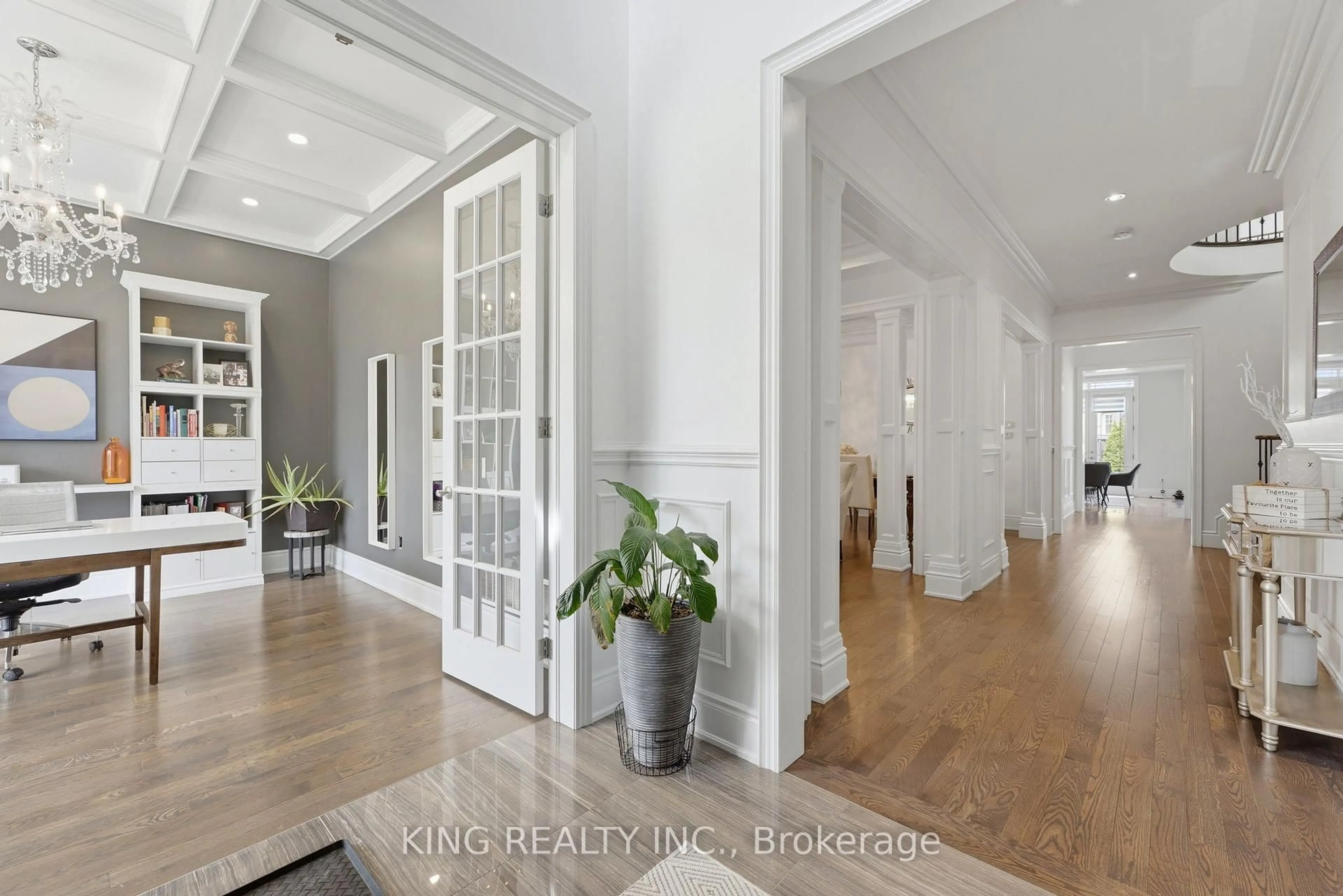 Indoor entryway for 76 Chesney Cres, Vaughan Ontario L4H 4A5
