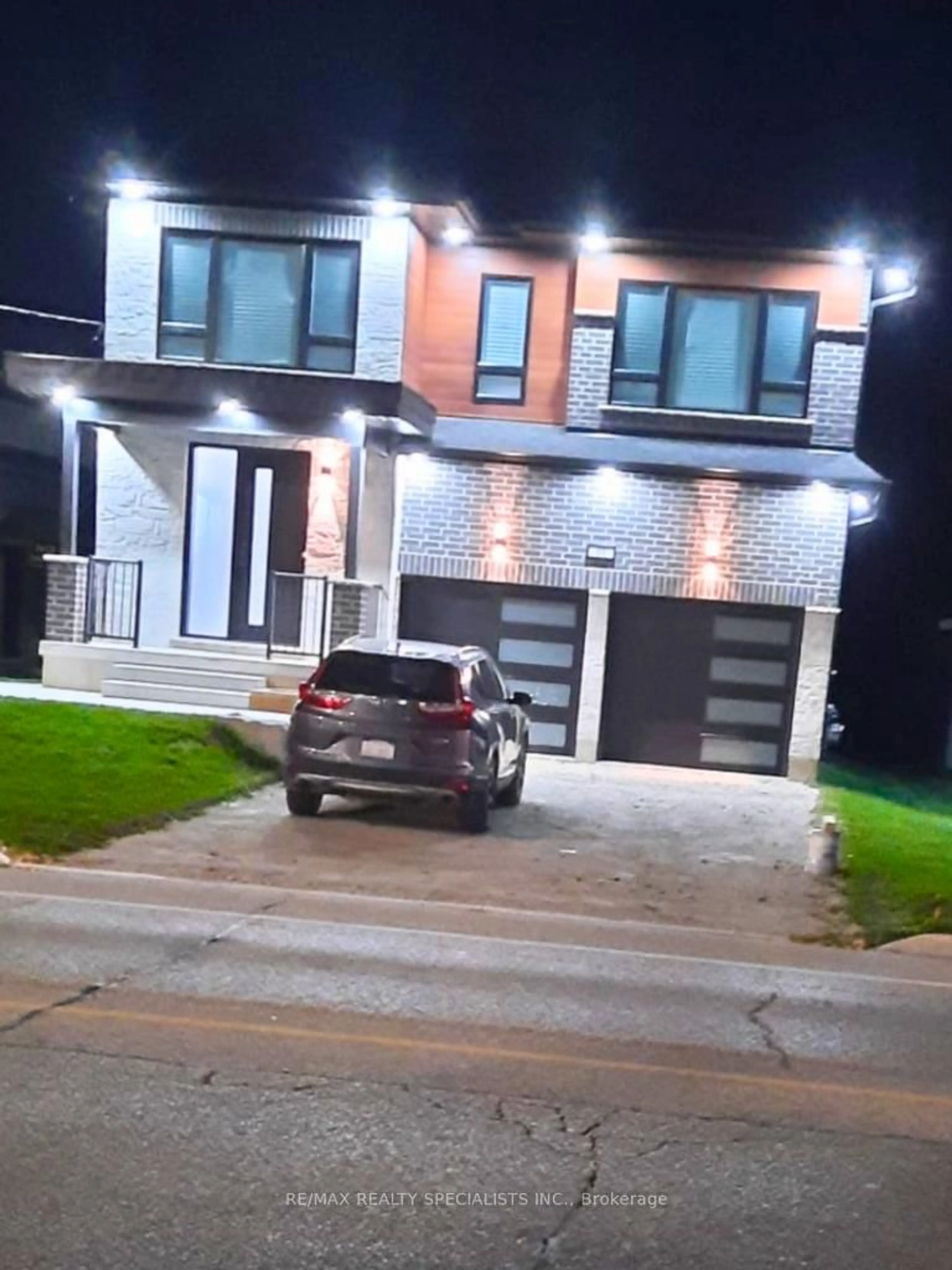 Home with brick exterior material, street for 44 Albert St, New Tecumseth Ontario L9R 1H2