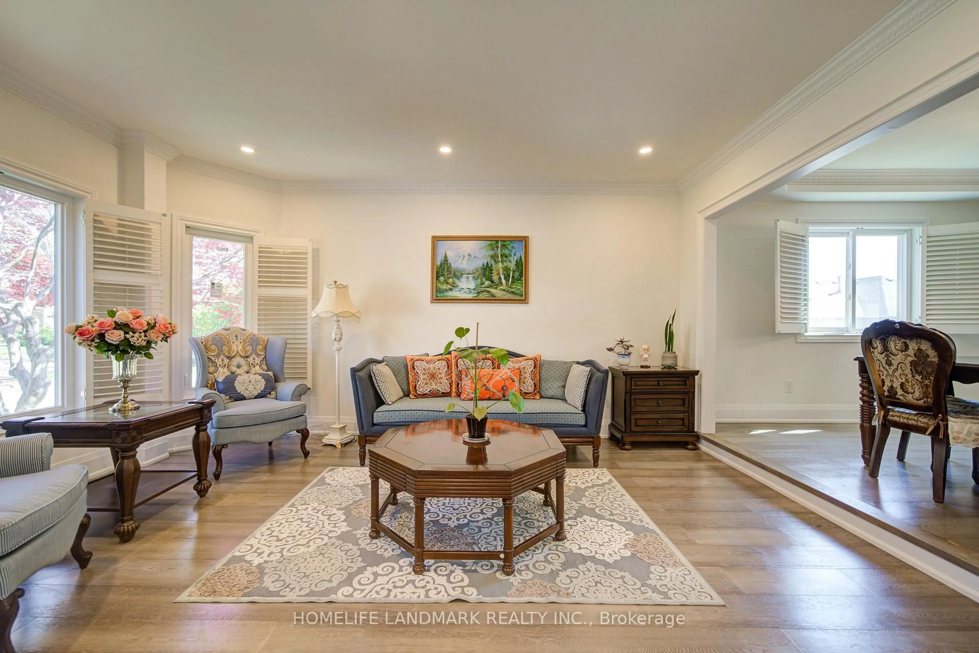 Living room with furniture, unknown for 32 Dumfries Dr, Markham Ontario L6C 1R9