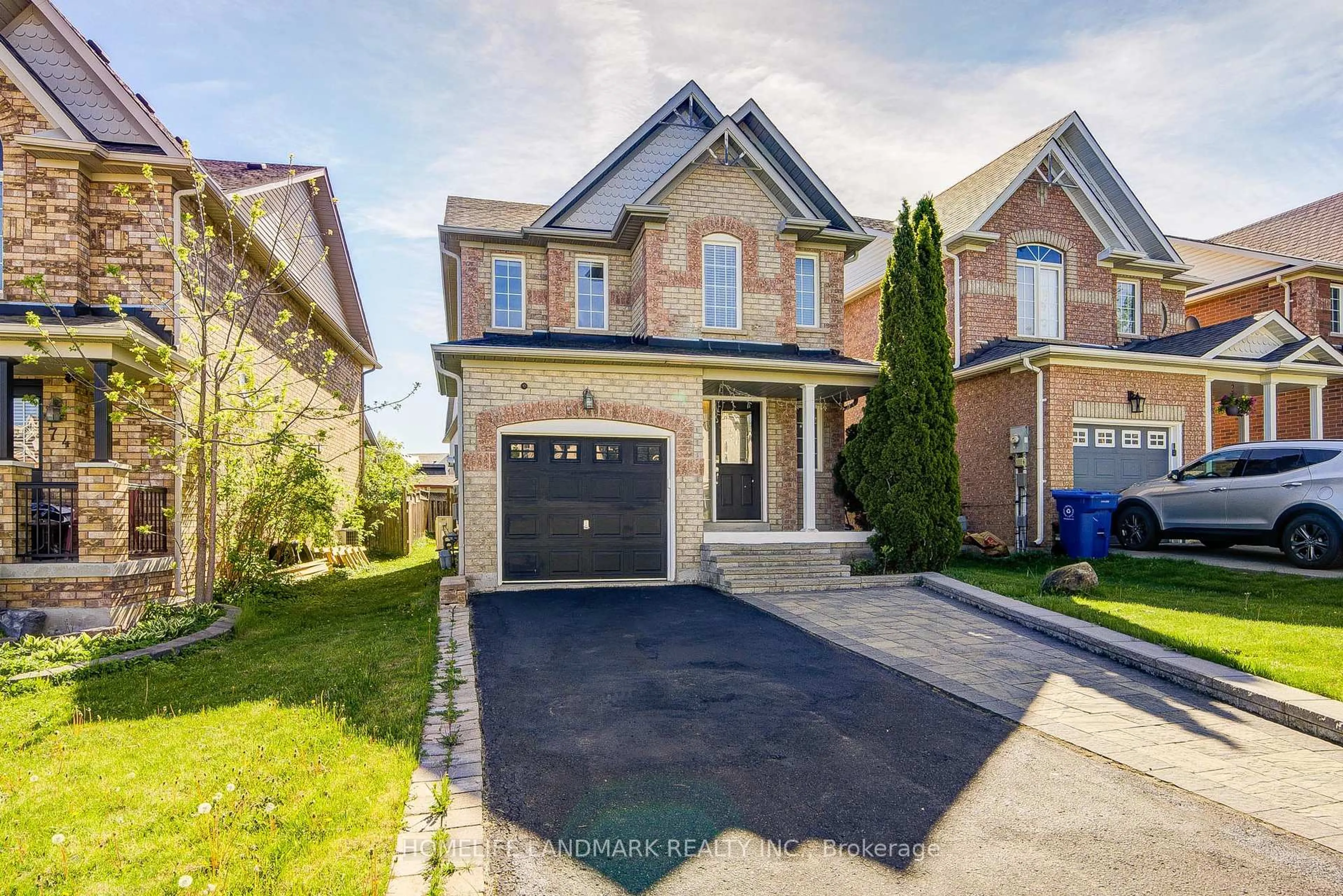 Home with brick exterior material, street for 72 Margaret Graham Cres, East Gwillimbury Ontario L0G 1M0