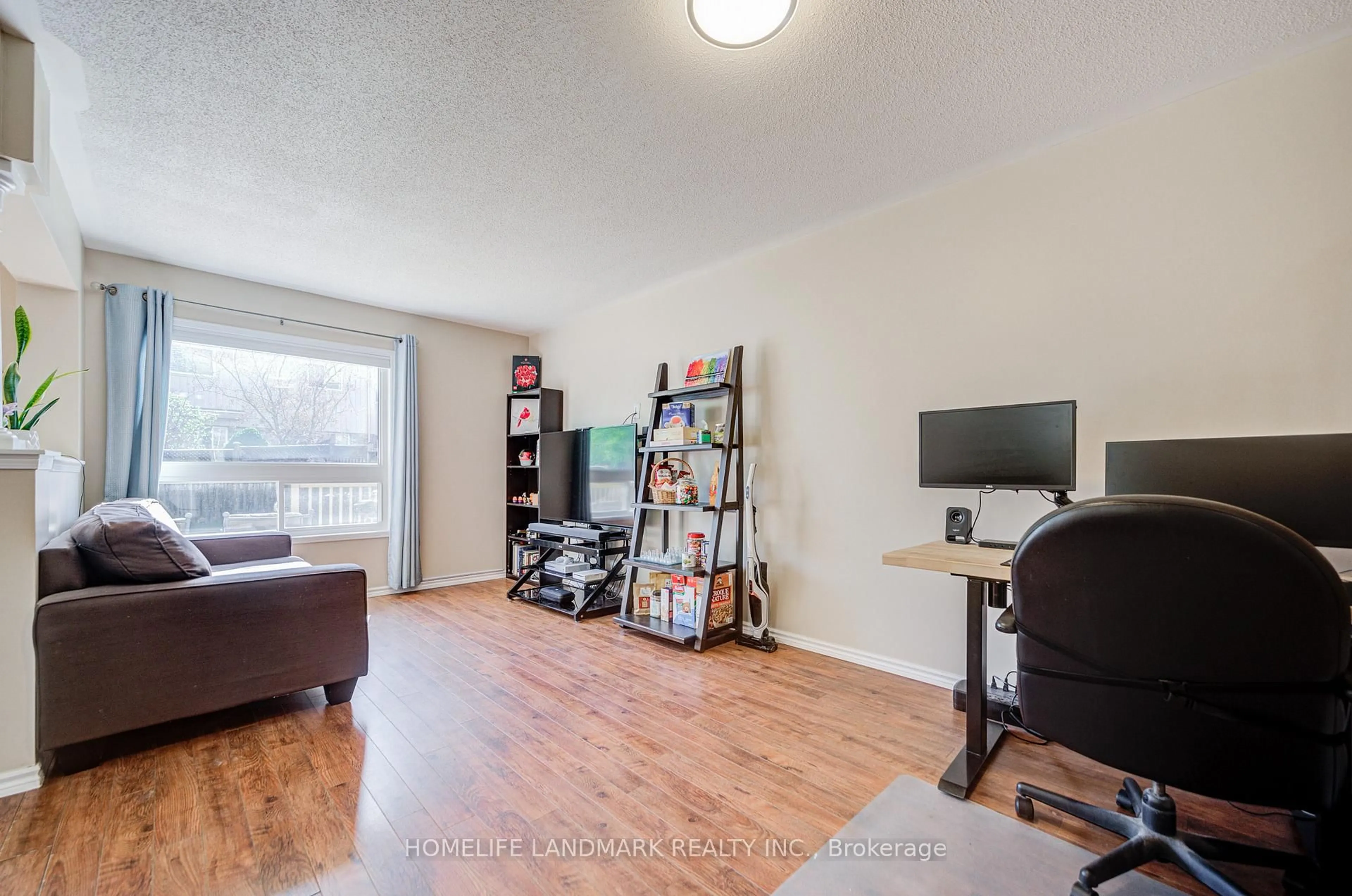 A pic of a room for 72 Margaret Graham Cres, East Gwillimbury Ontario L0G 1M0