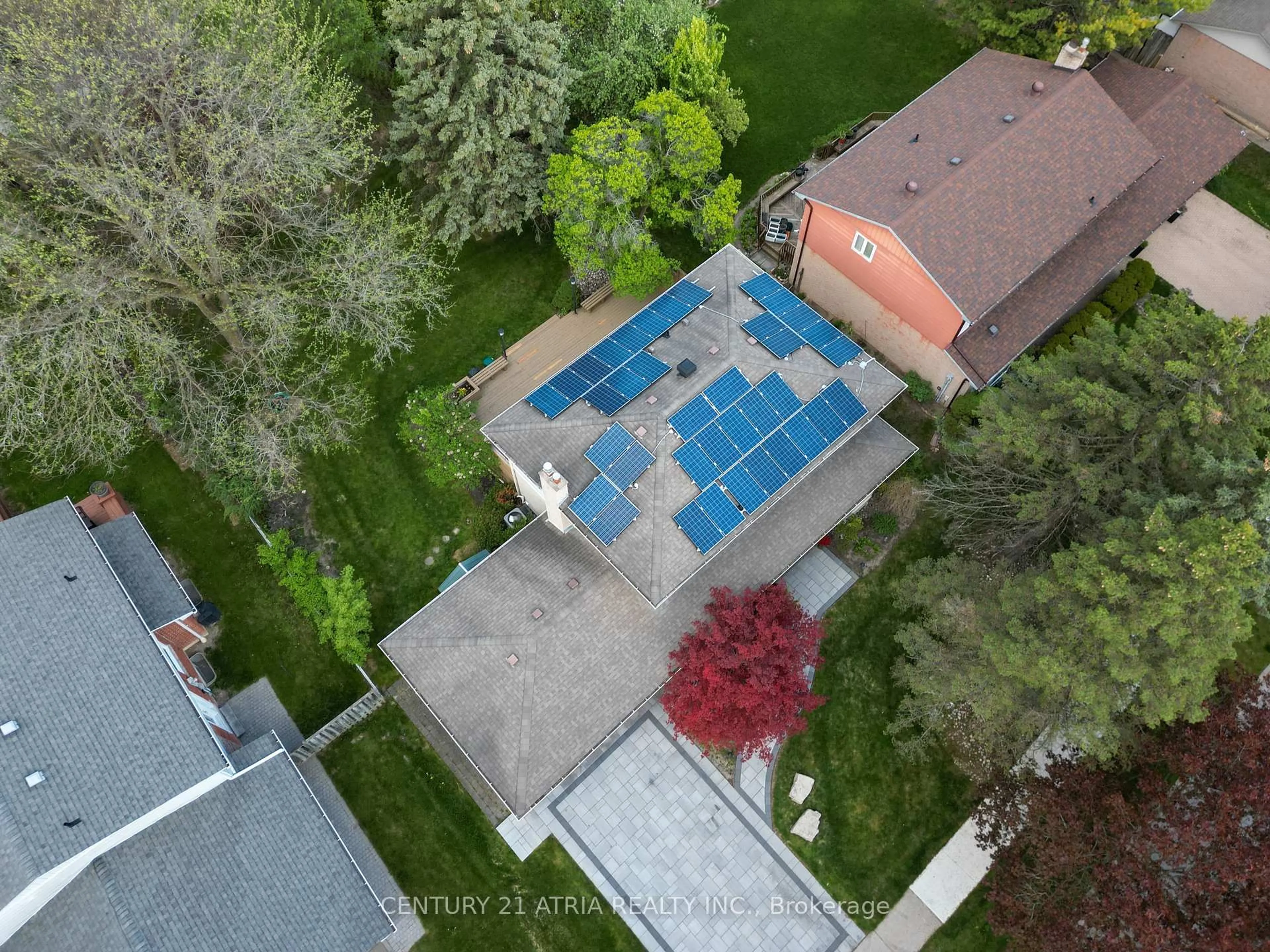 A pic from outside/outdoor area/front of a property/back of a property/a pic from drone, street for 71 German Mills Rd, Markham Ontario L3T 4H6