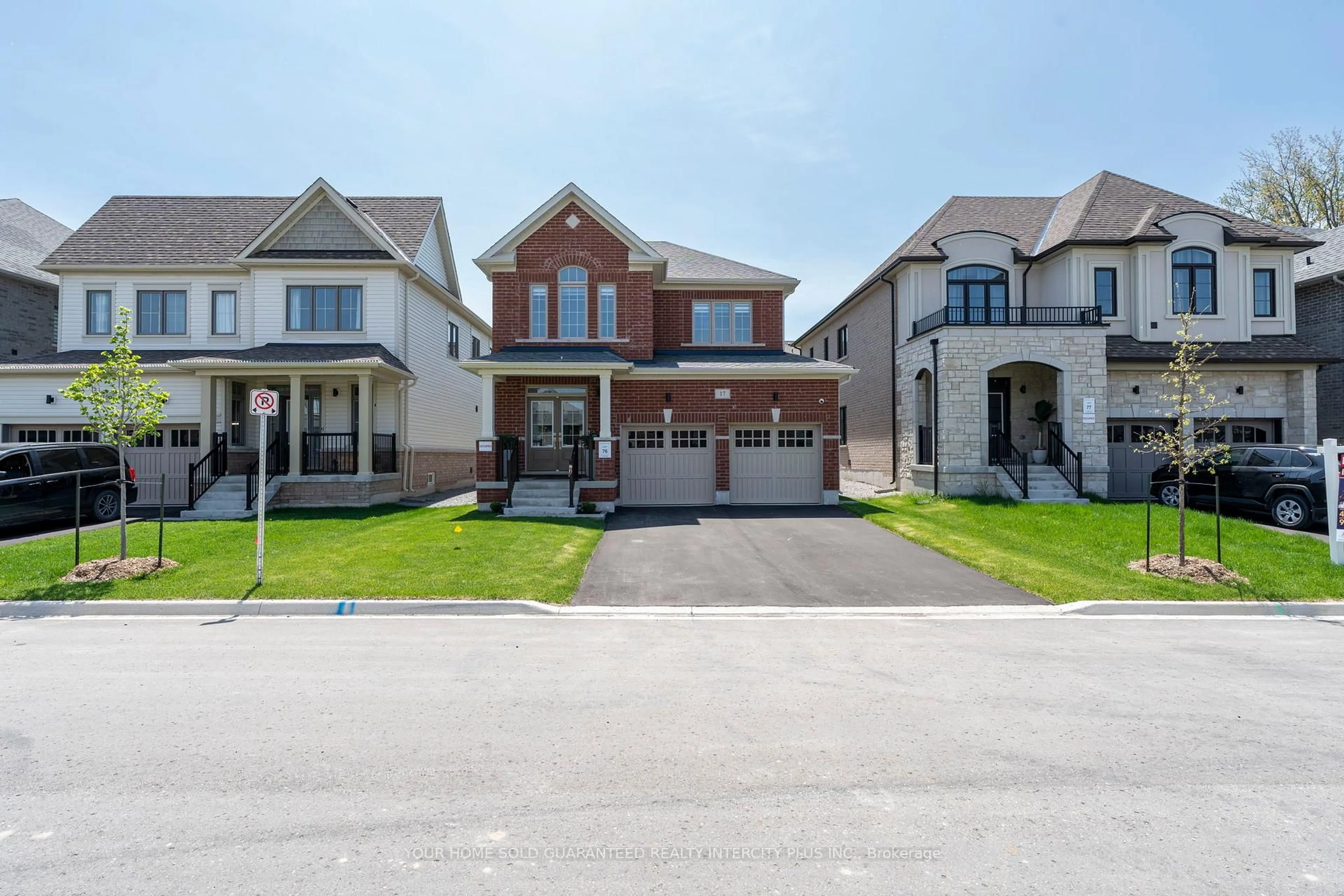 Home with brick exterior material, street for 17 Stennett Dr, Georgina Ontario L4P 0J4