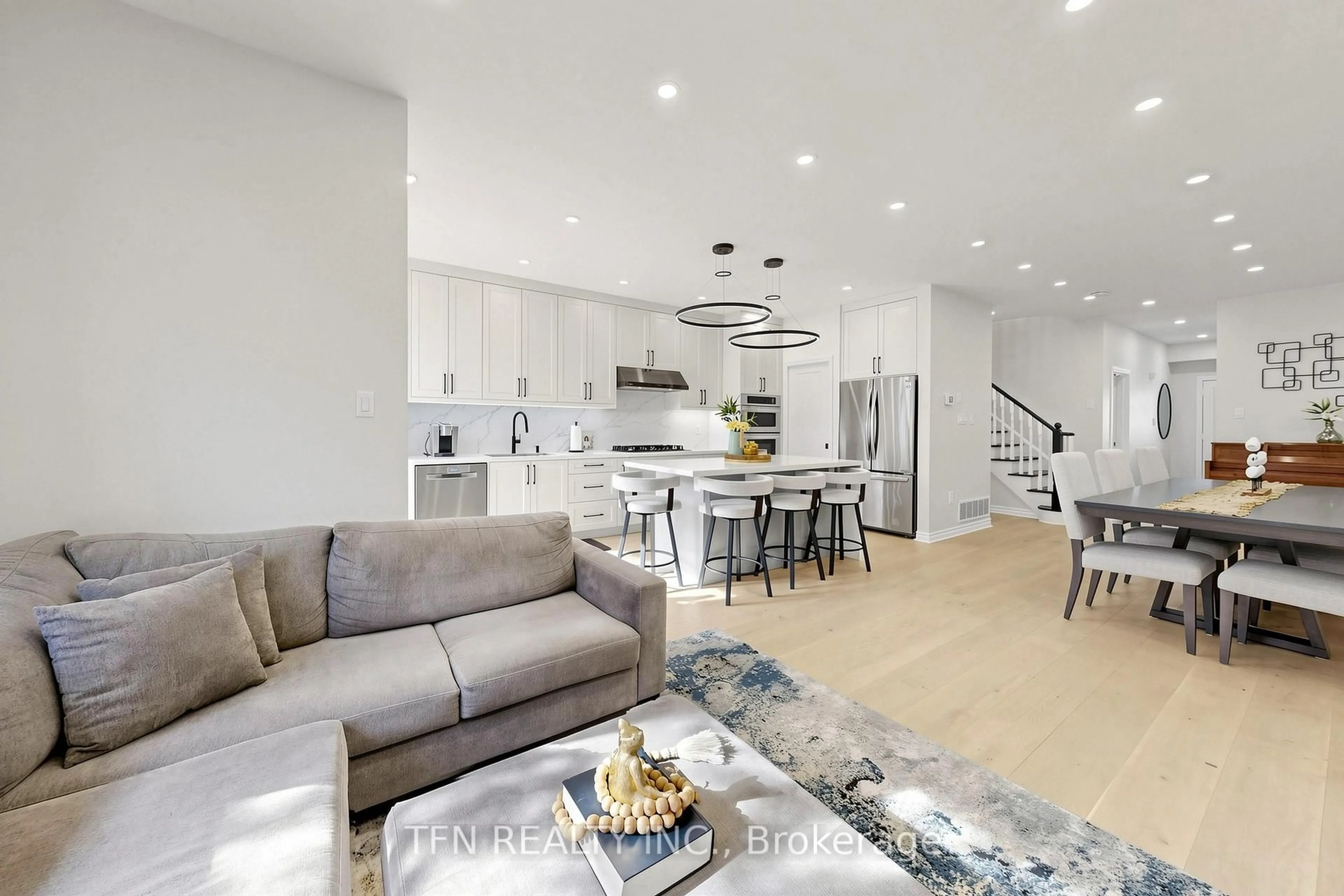 Open concept kitchen, unknown for 8 Lander Cres, Vaughan Ontario L4J 8R3