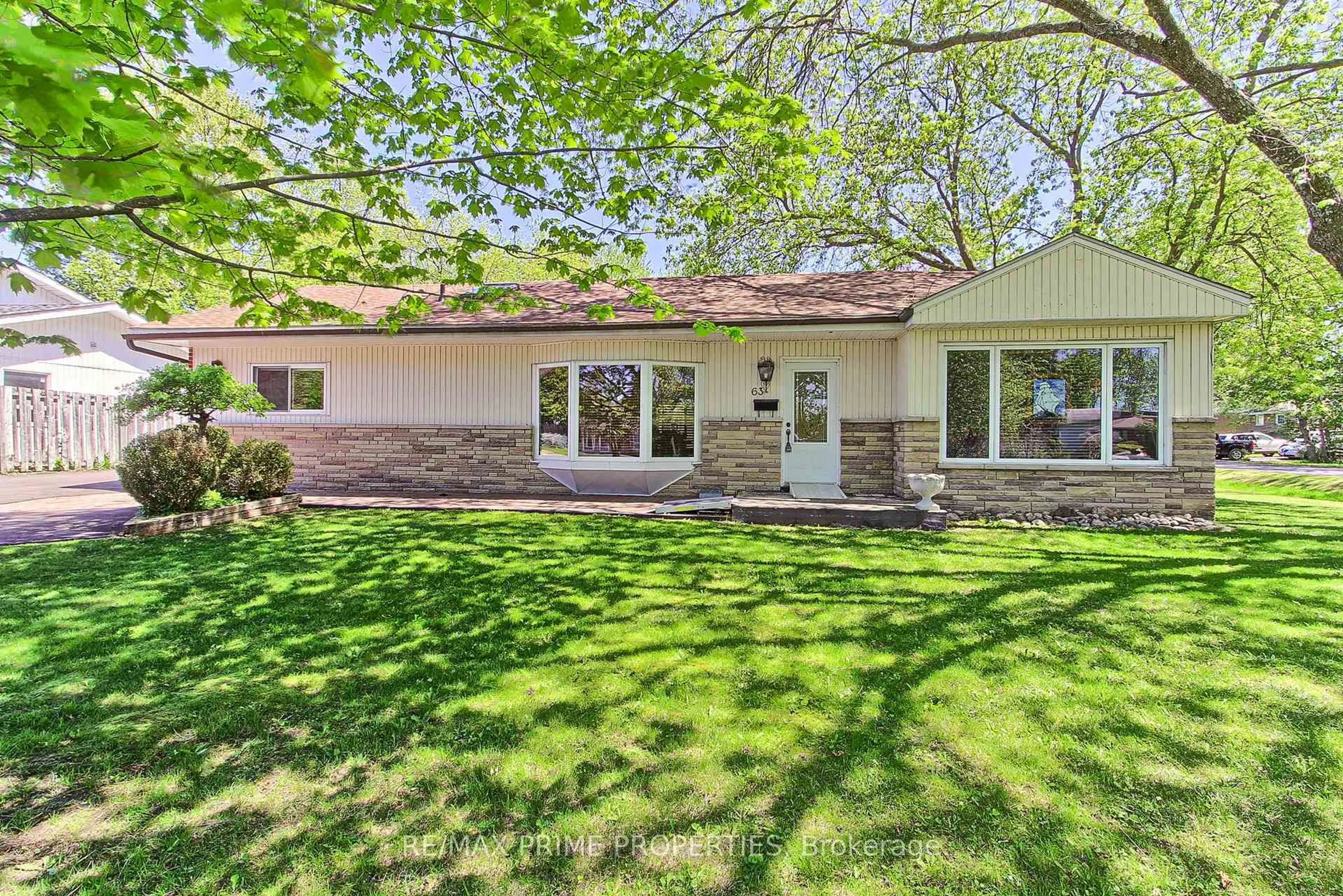 Unknown for 63 Ruta Cres, Georgina Ontario L4P 1C5