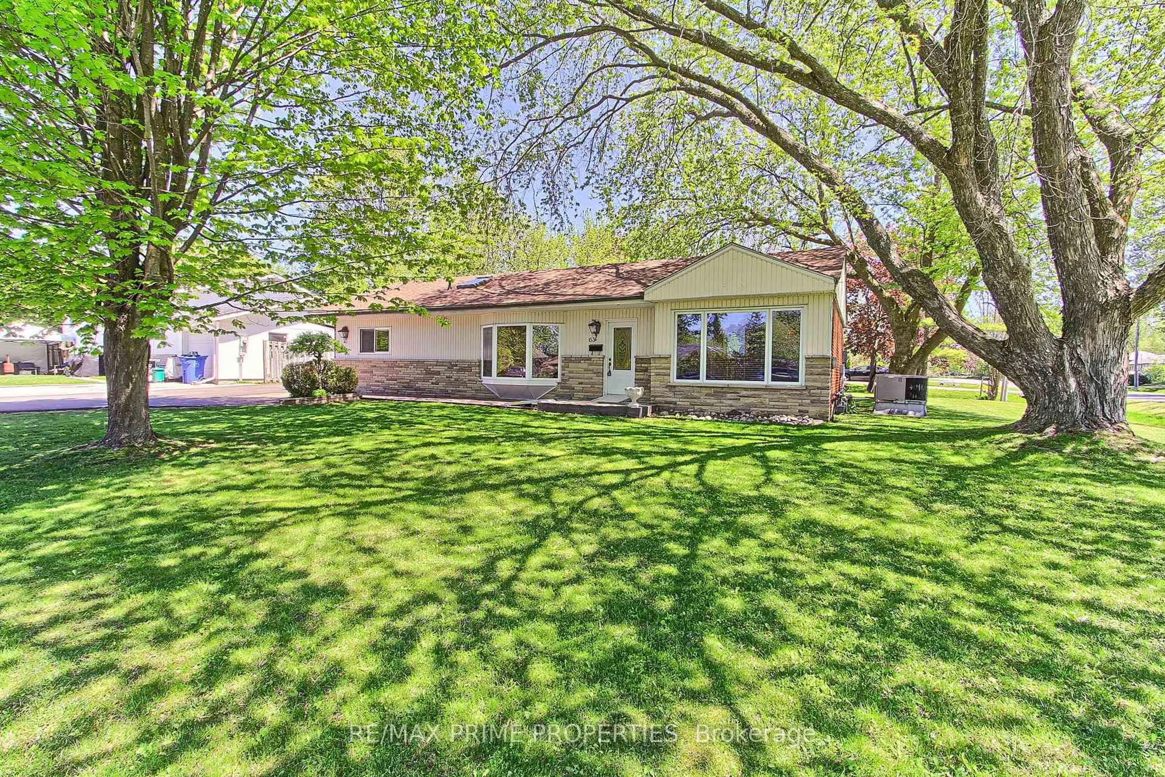 Unknown for 63 Ruta Cres, Georgina Ontario L4P 1C5