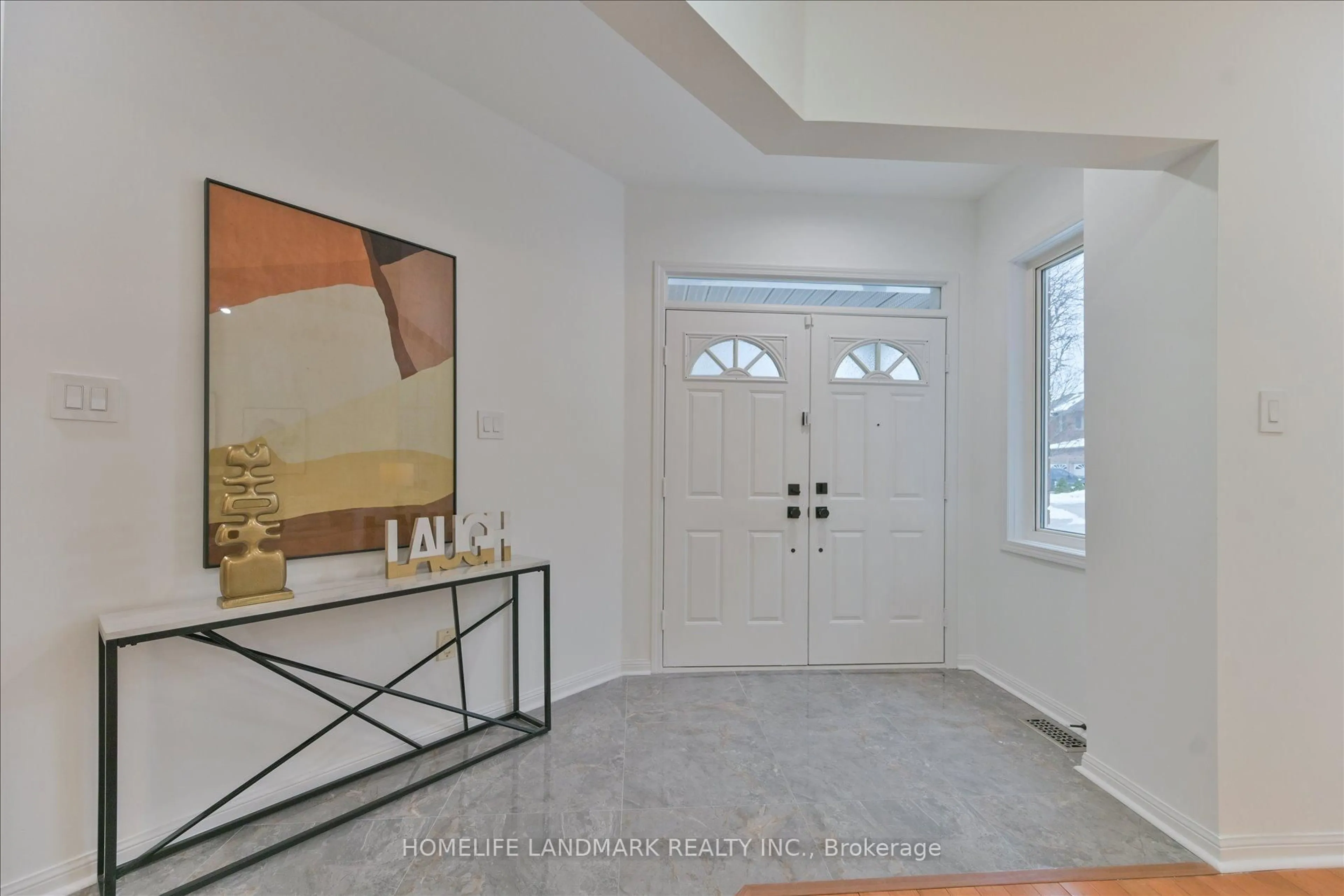 Indoor entryway for 20 Fortune Cres, Richmond Hill Ontario L4S 1S5