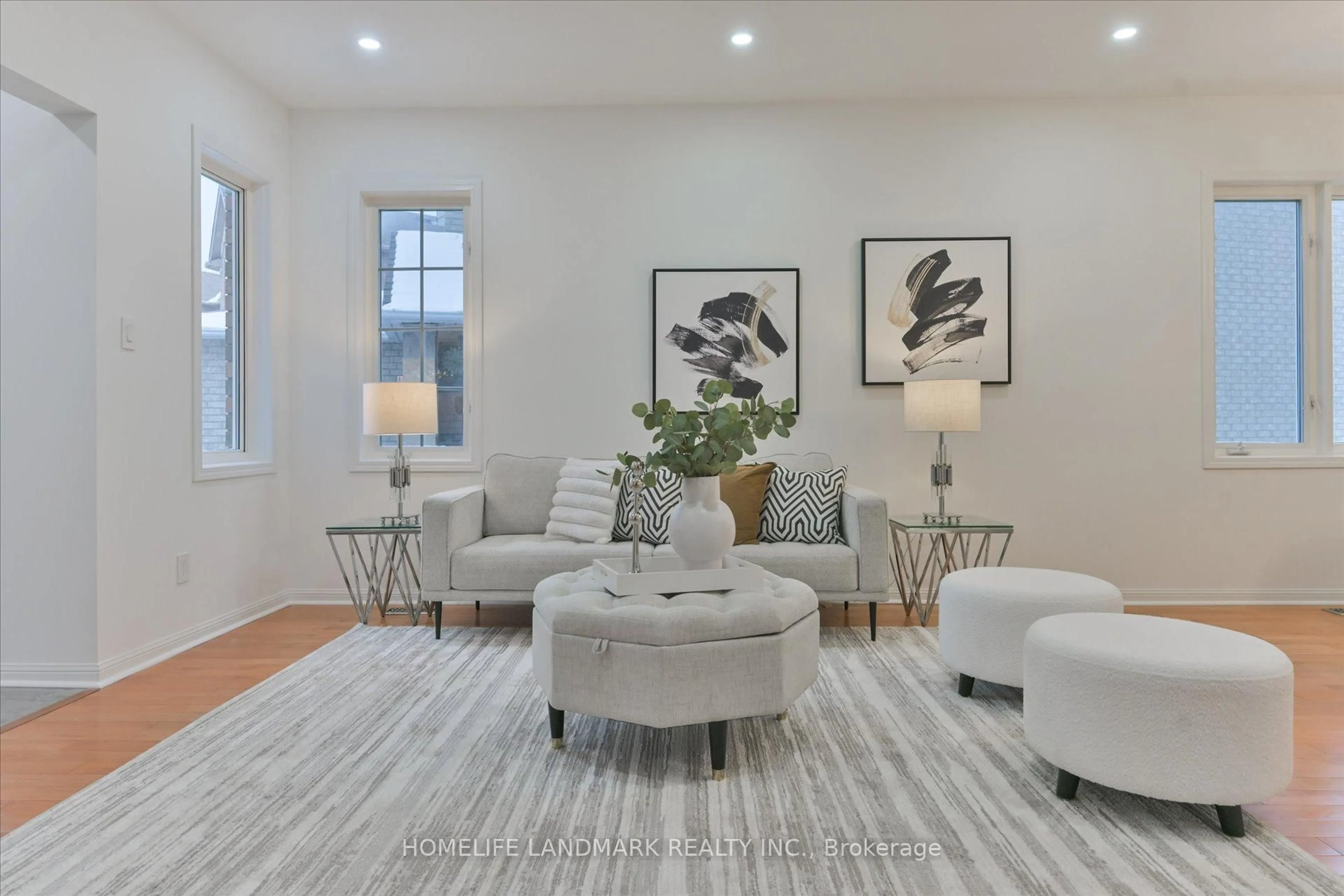 Living room with furniture, unknown for 20 Fortune Cres, Richmond Hill Ontario L4S 1S5