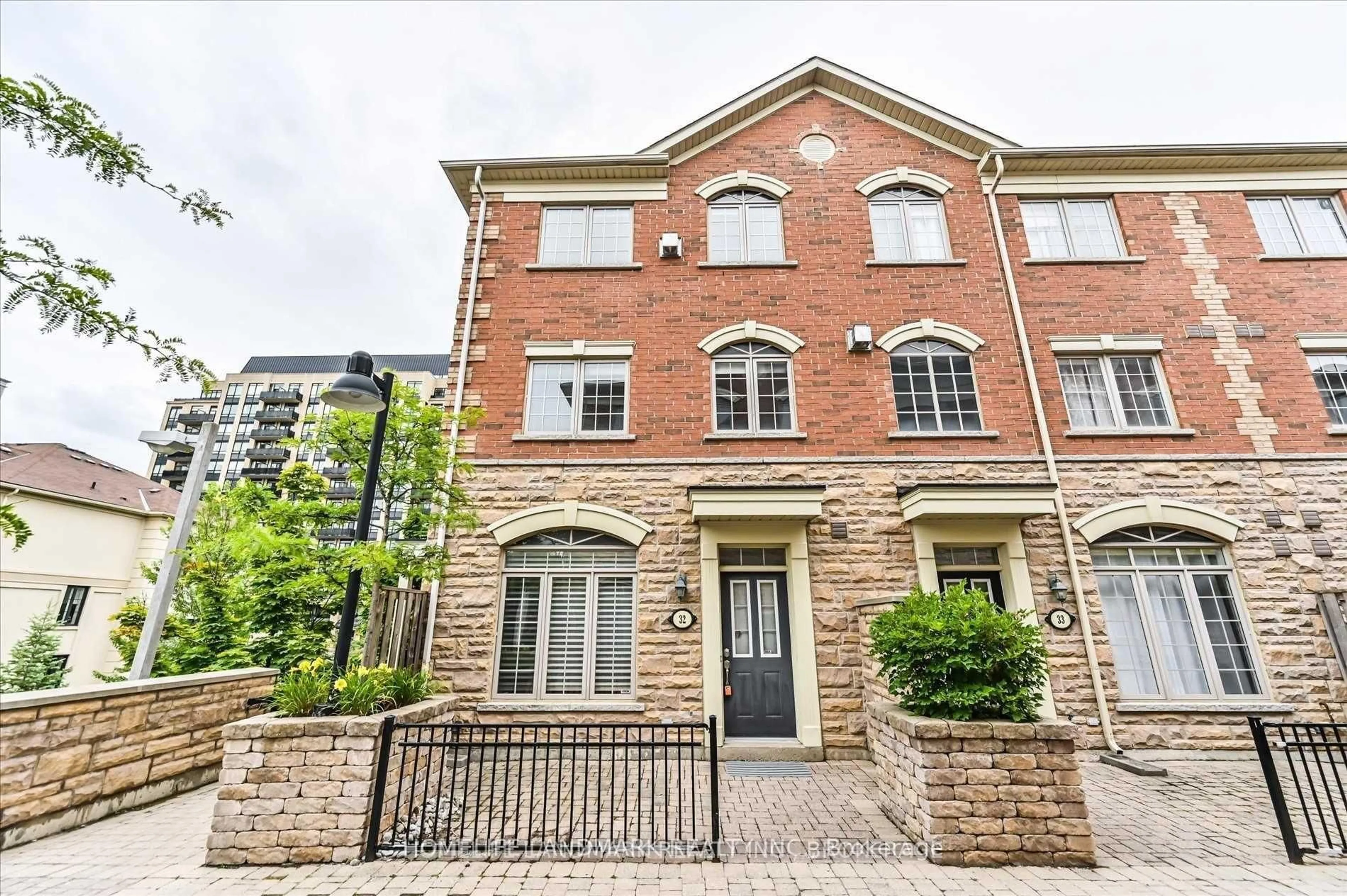 Home with brick exterior material, street for 8 Brighton Pl #32, Vaughan Ontario L4J 0E3