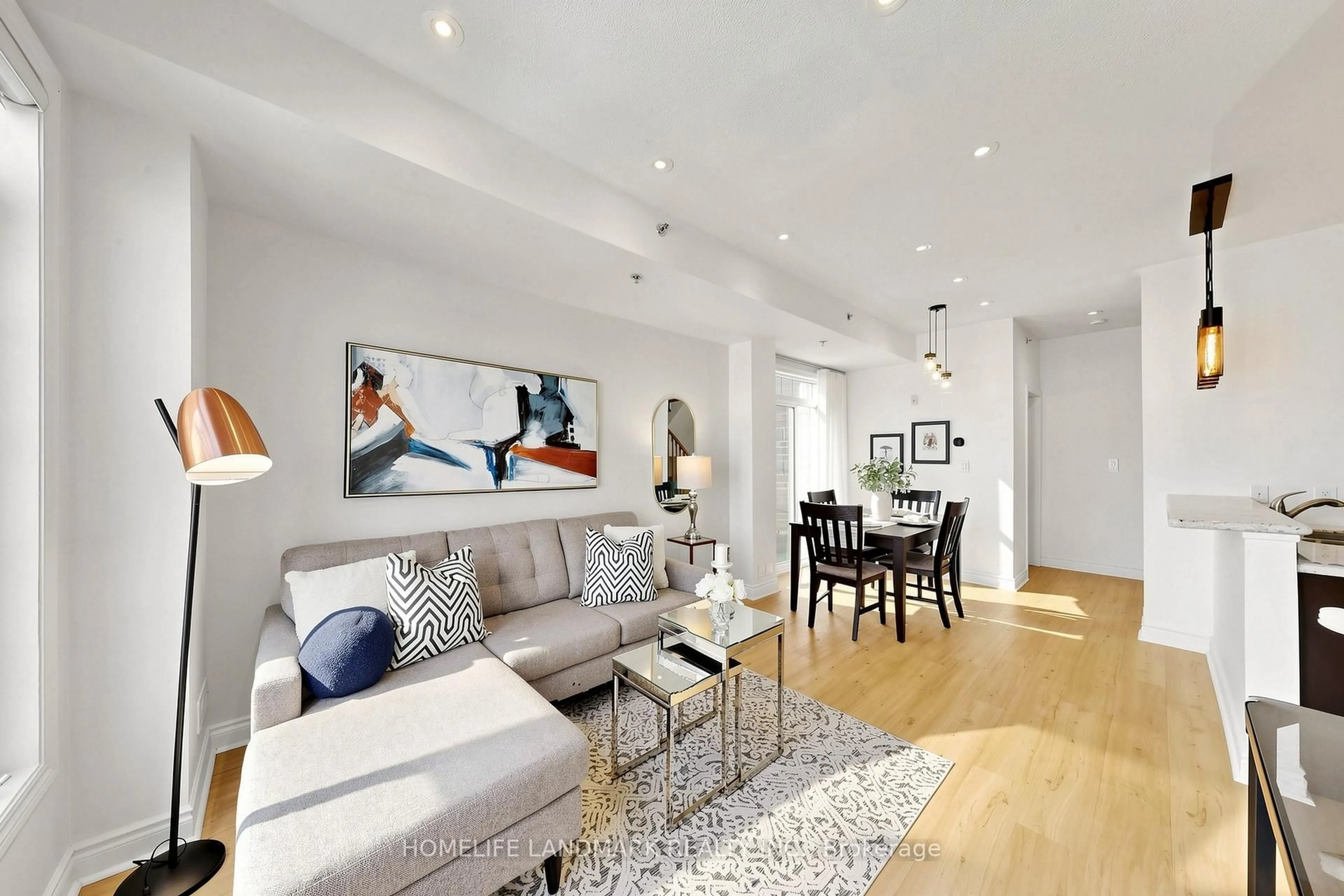 Living room with furniture, unknown for 8 Brighton Pl #32, Vaughan Ontario L4J 0E3