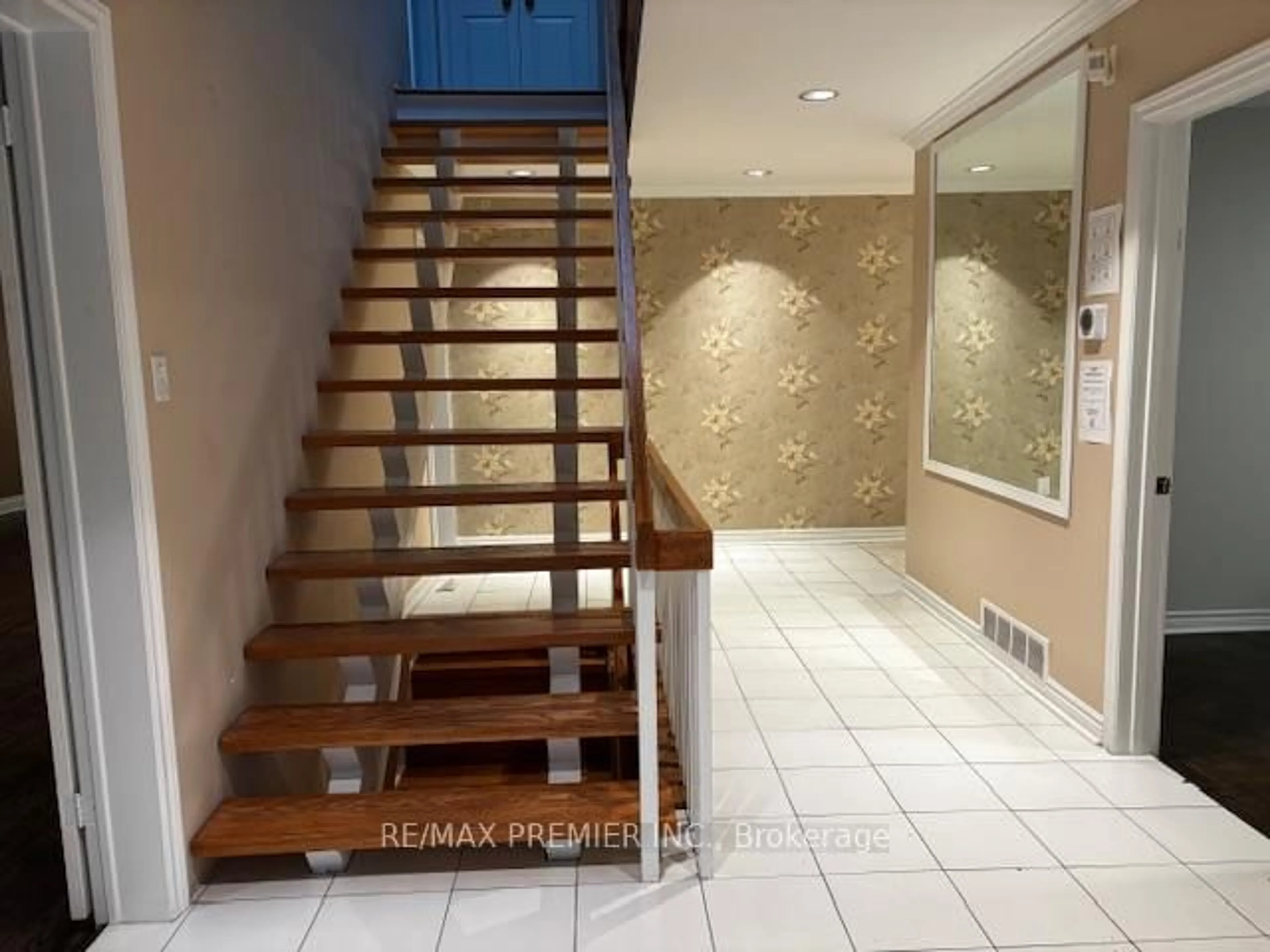 Unknown for 66 Laureleaf Rd, Markham Ontario L3T 2Y1