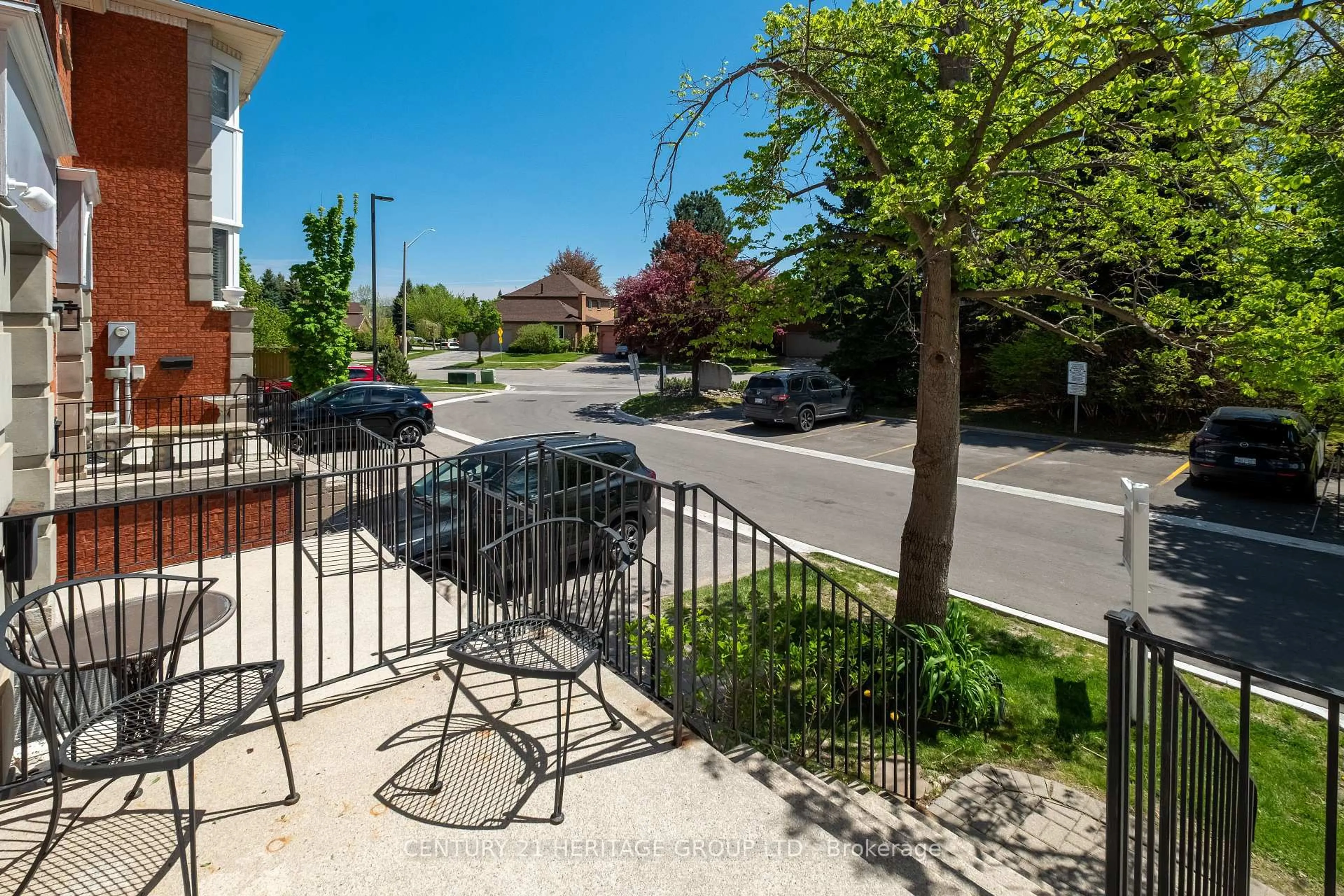 Patio, street for 80 McCallum Dr #35, Richmond Hill Ontario L4C 9X5