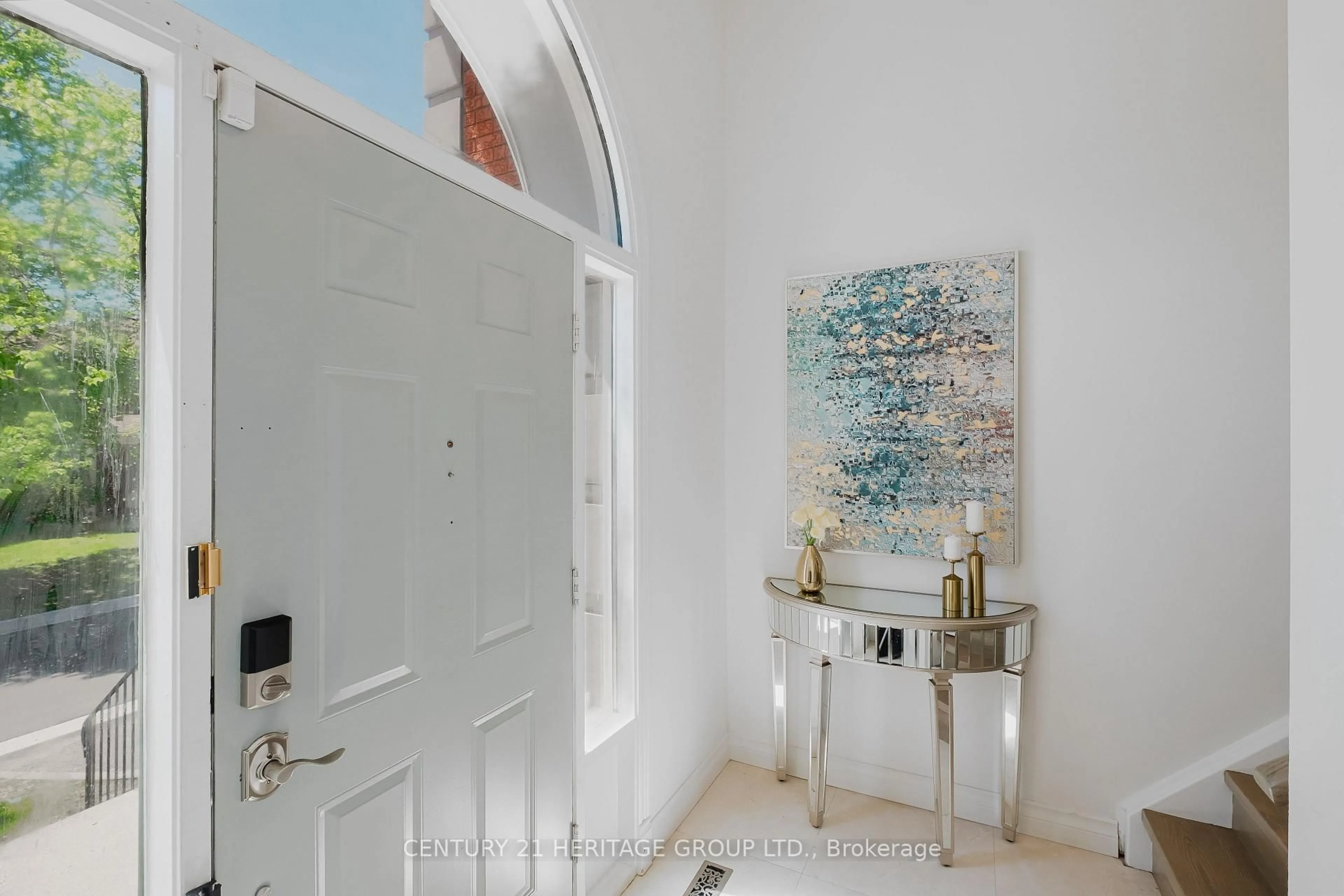 Indoor entryway for 80 McCallum Dr #35, Richmond Hill Ontario L4C 9X5