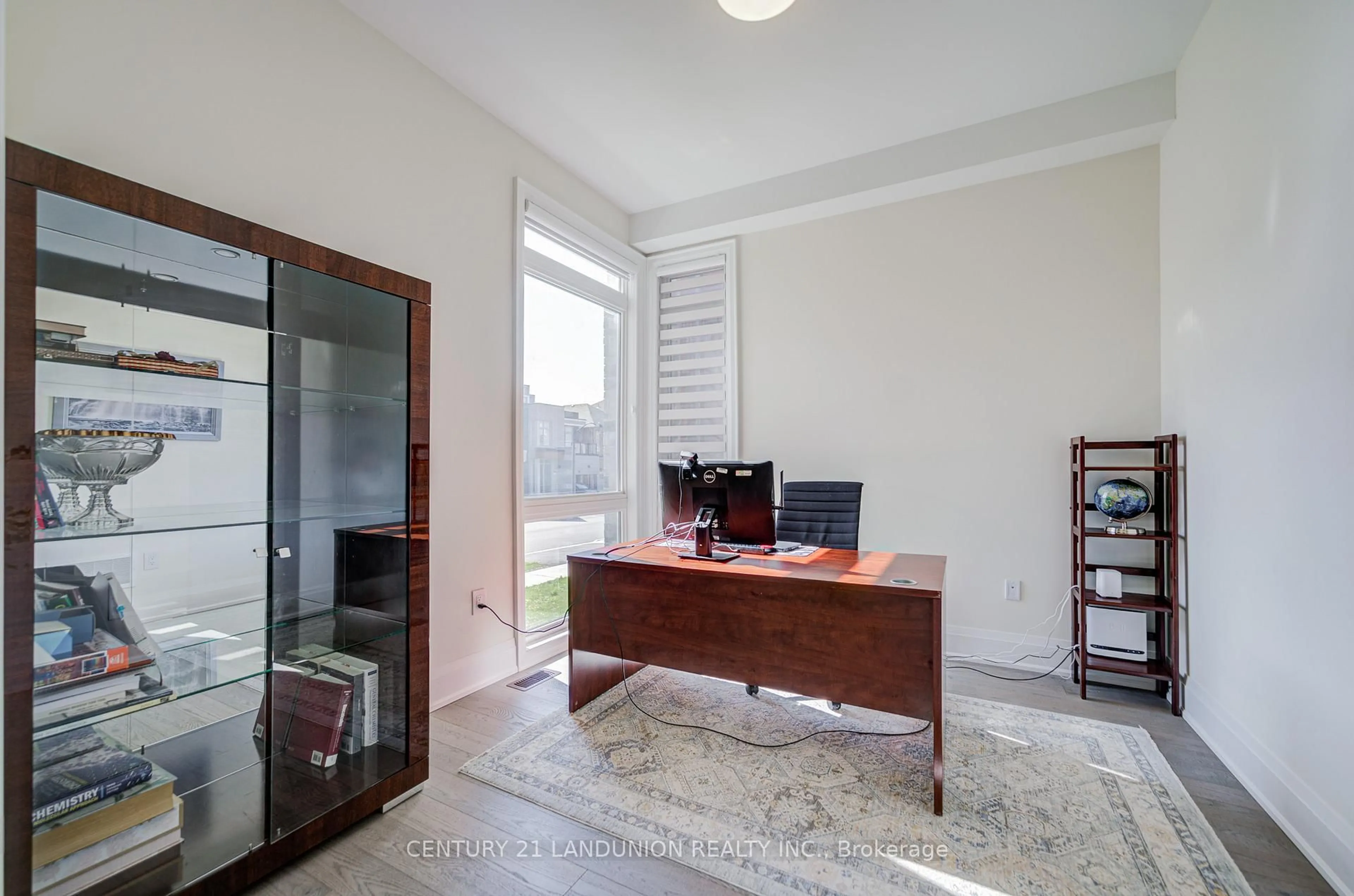 Indoor foyer for 121 Milky Way Dr, Richmond Hill Ontario L4C 4L9