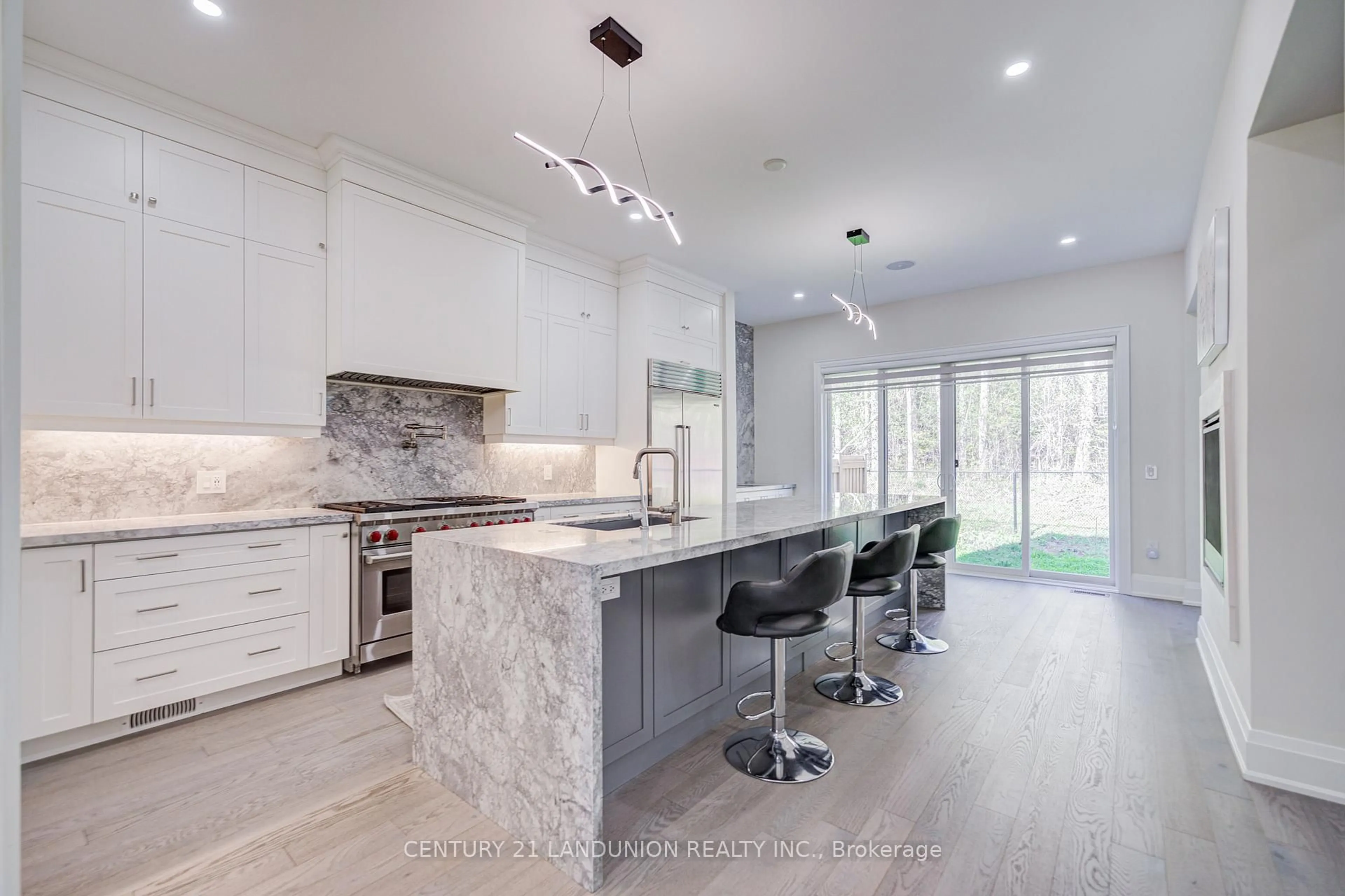 Contemporary kitchen, ceramic/tile floor for 121 Milky Way Dr, Richmond Hill Ontario L4C 4L9