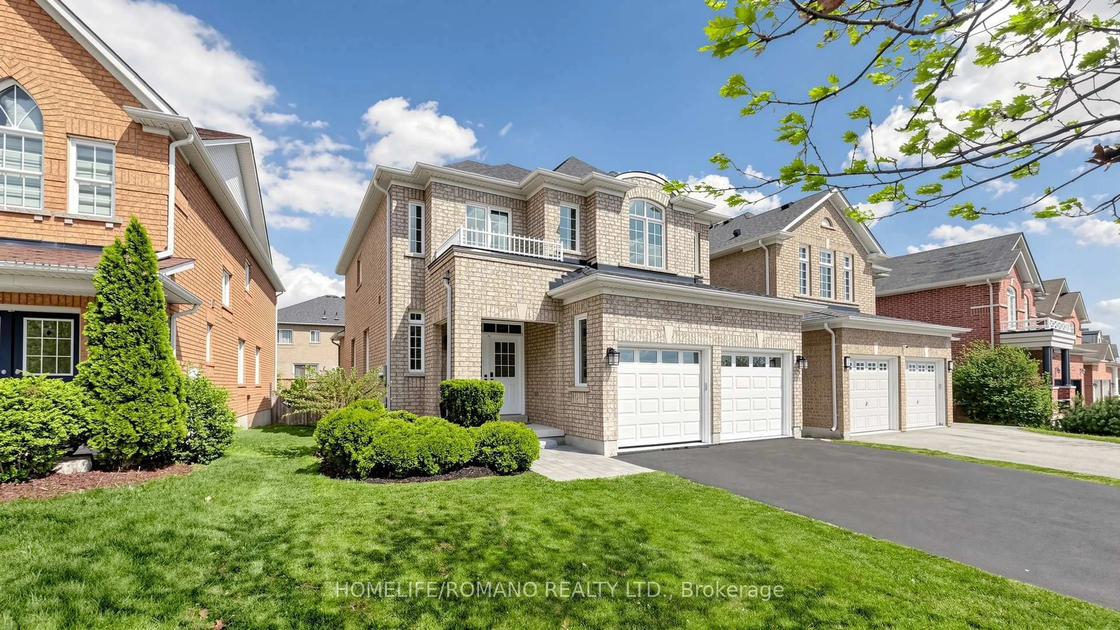 Home with brick exterior material, street for 516 Woodspring Ave, Newmarket Ontario L9N 0C2
