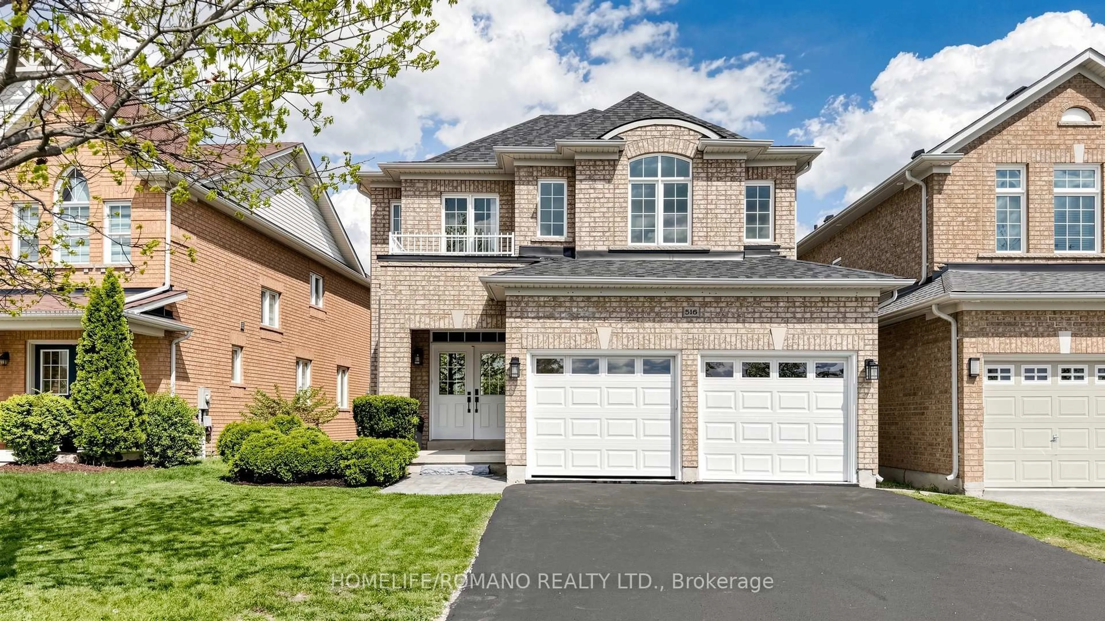 Home with brick exterior material, street for 516 Woodspring Ave, Newmarket Ontario L9N 0C2