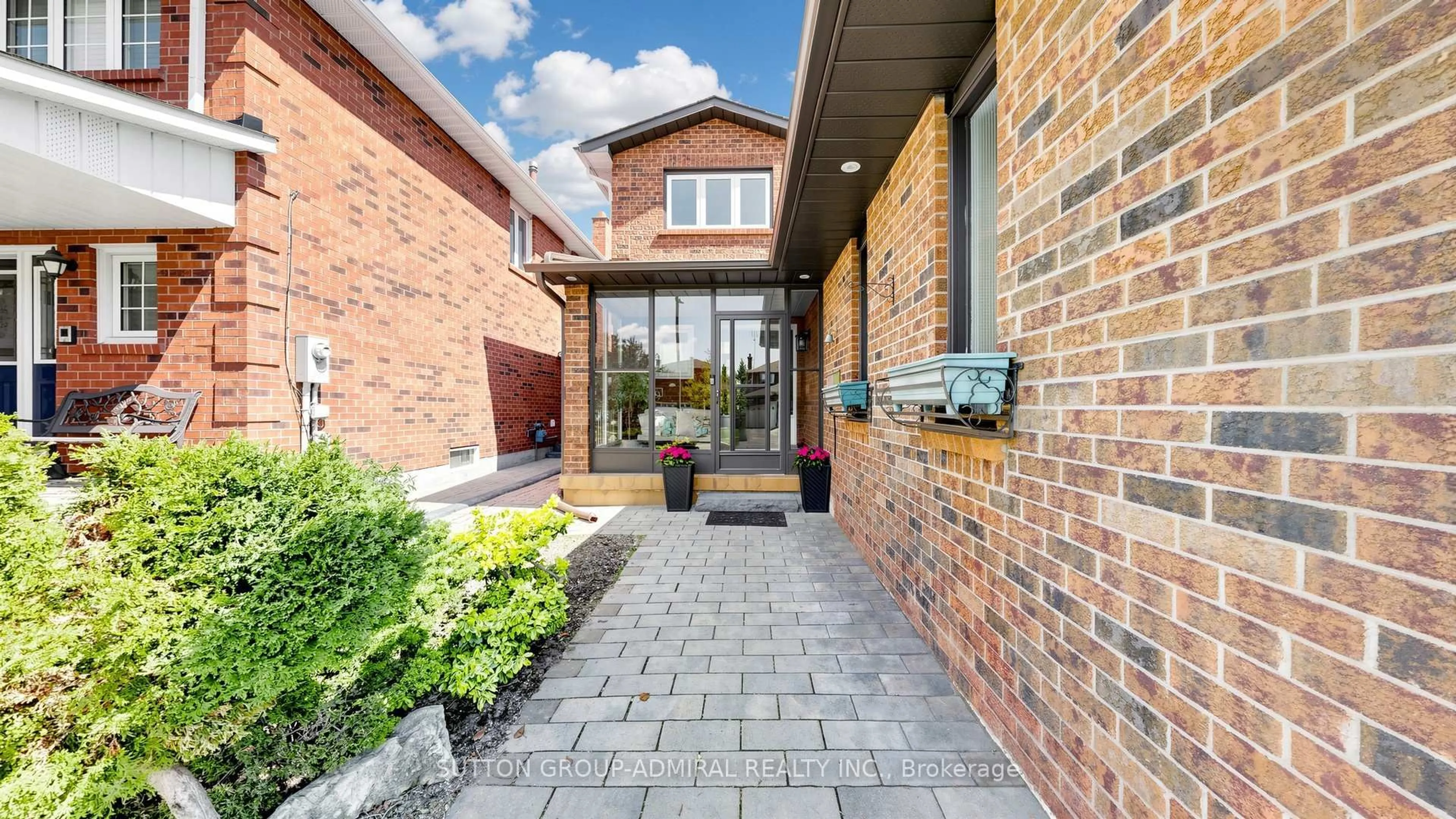 Home with brick exterior material, street for 71 Oliver Lane, Vaughan Ontario L6A 1B2