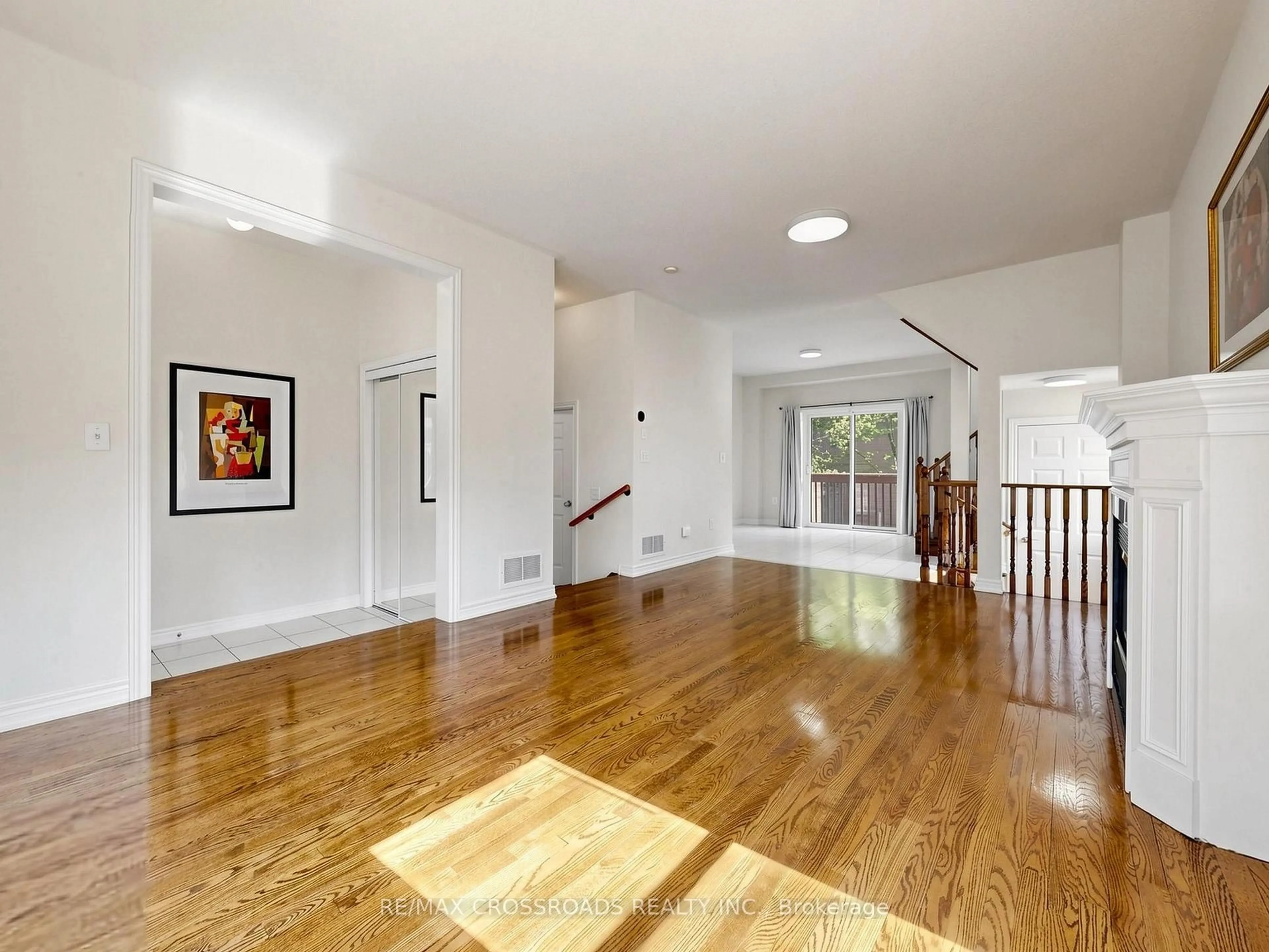 Indoor foyer for 52 DREW KELLY Way, Markham Ontario L3R 5R2