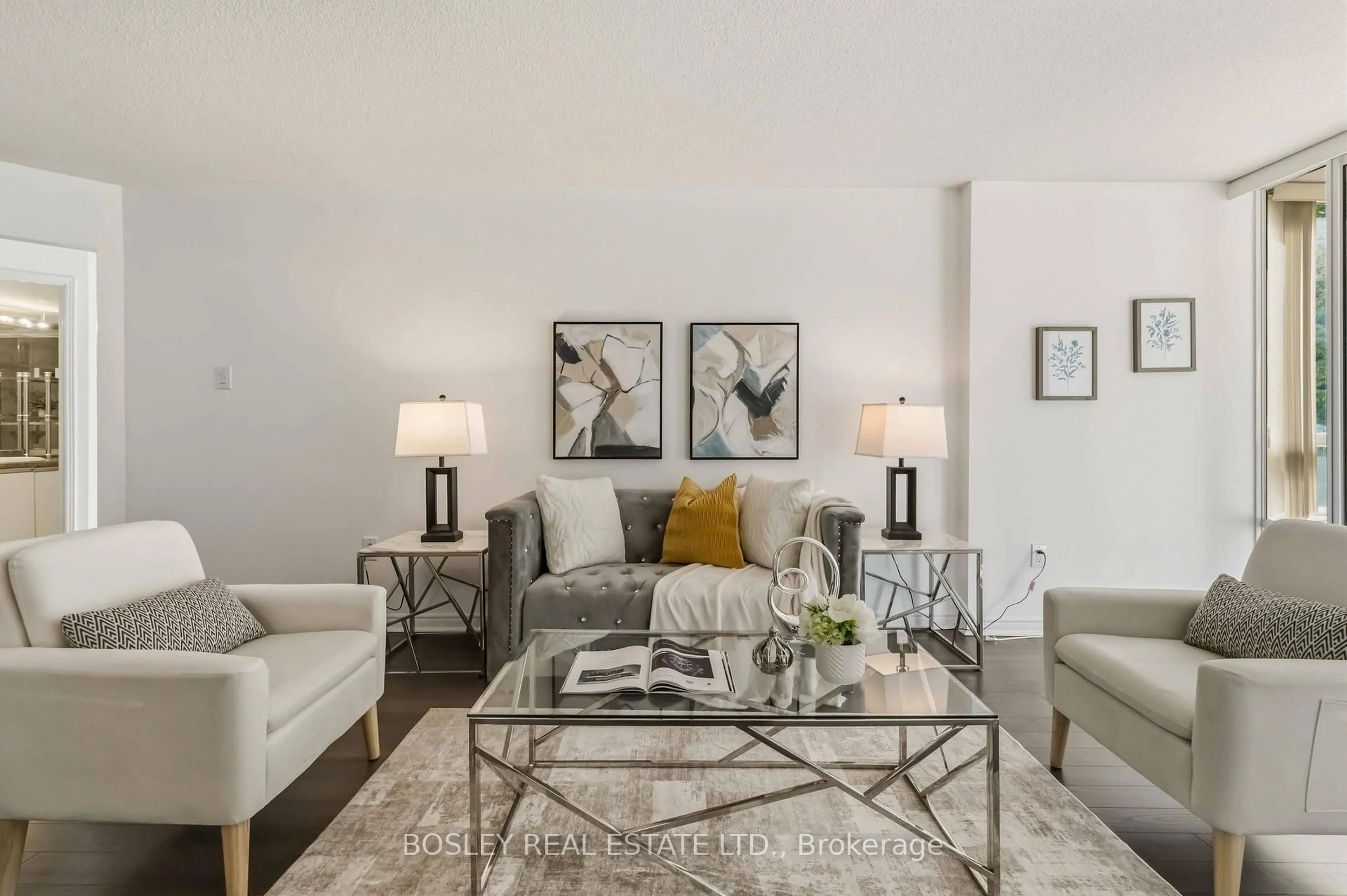 Living room with furniture, unknown for 7250 Yonge St #206, Vaughan Ontario L4J 7X1