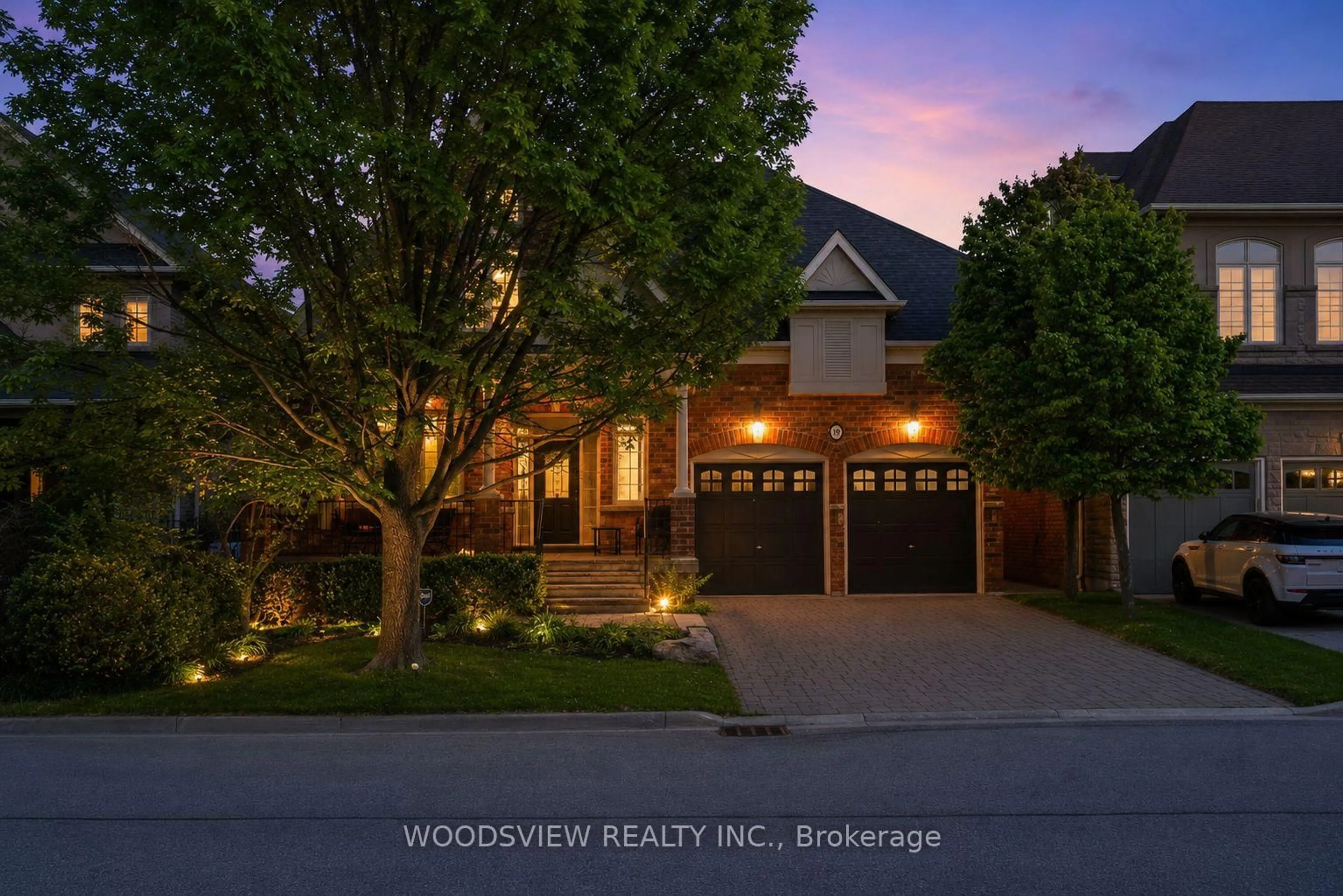 Unknown for 19 Weslock Cres, Aurora Ontario L4G 7Y9