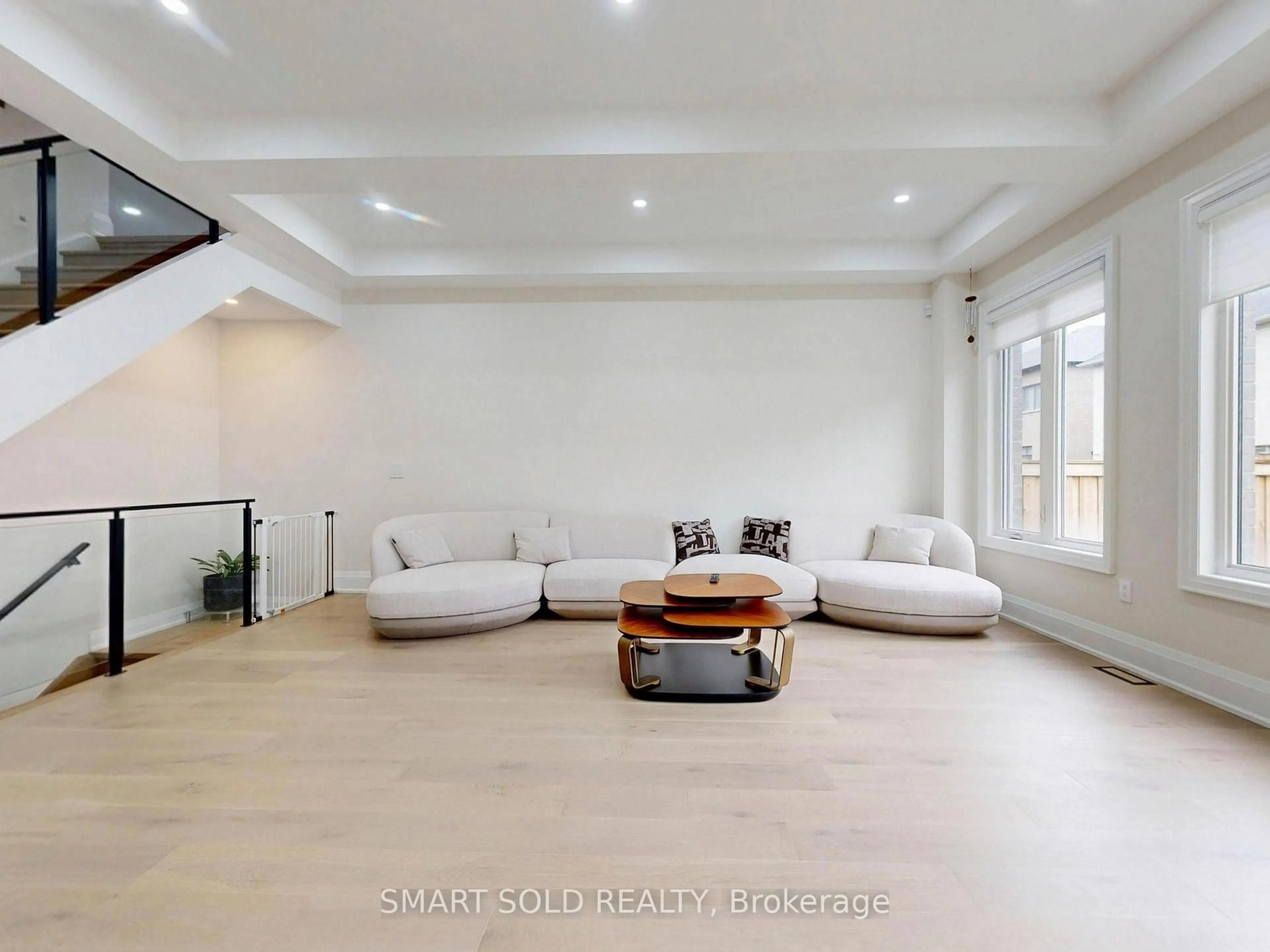Living room with furniture, unknown for 181 Milky Way Dr, Richmond Hill Ontario L4C 5H3
