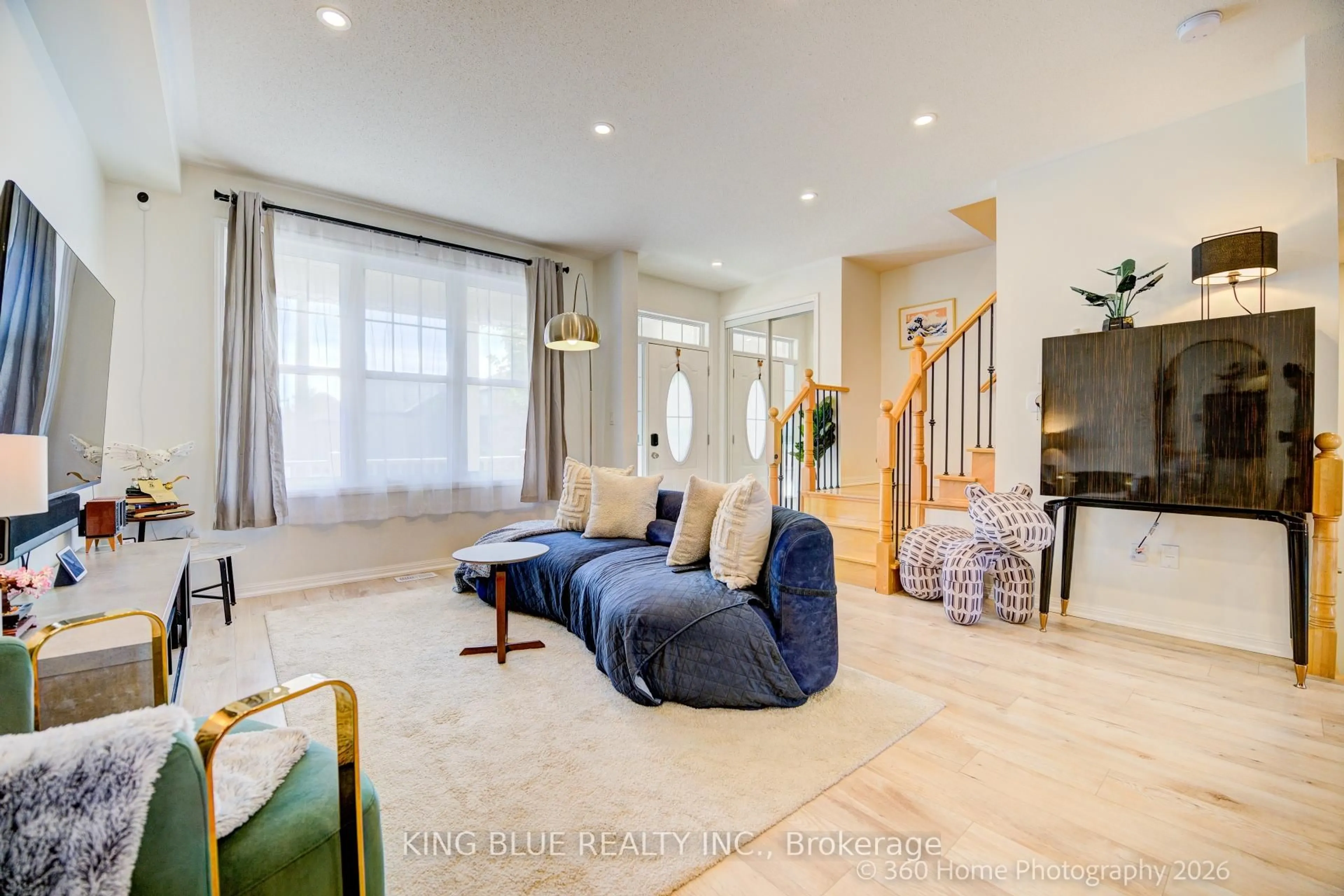 Living room with furniture, unknown for 60 Terry Fox St, Markham Ontario L6B 0W5
