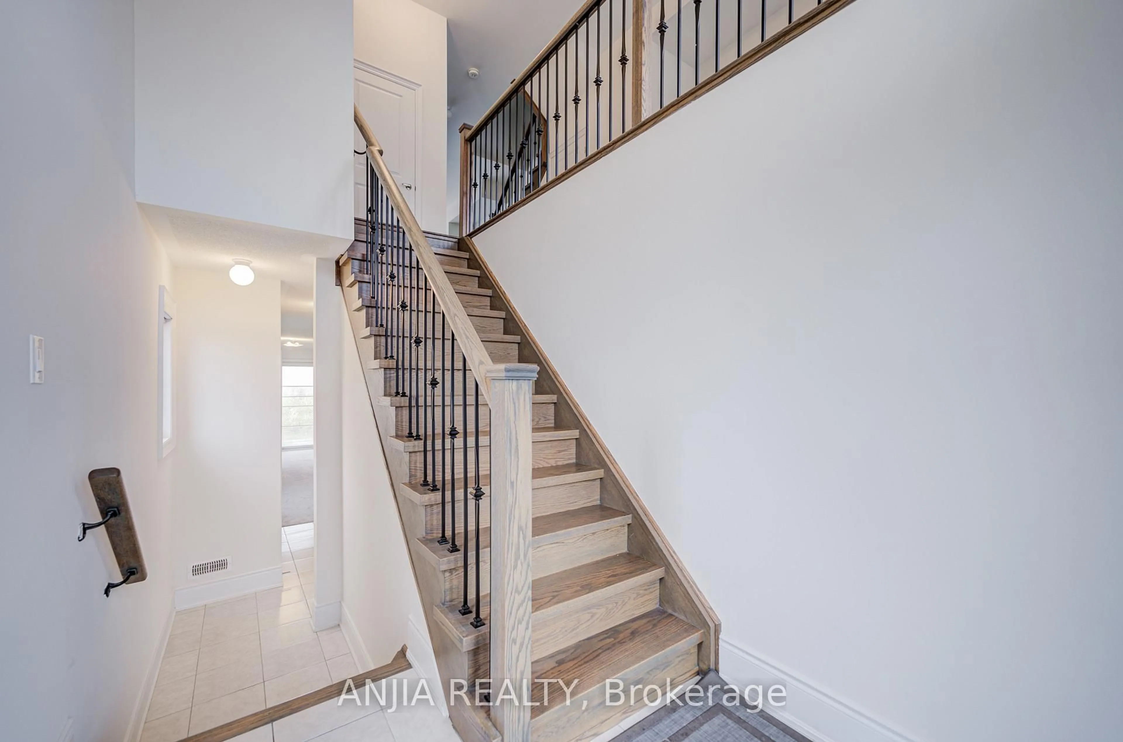 Unknown for 329 Swan Park Rd, Markham Ontario L6E 0H5
