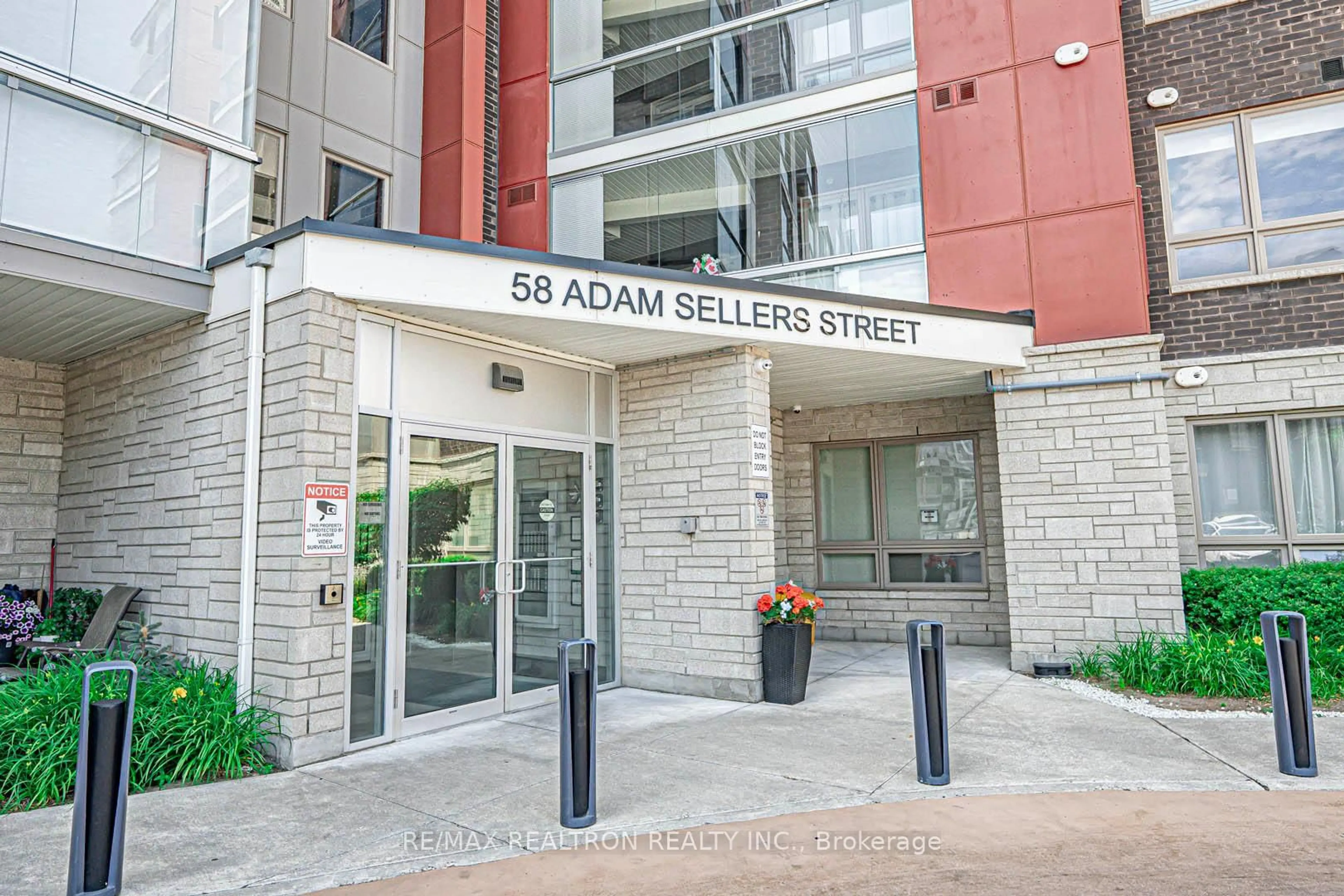 Indoor foyer for 58 Adam Sellers St #407, Markham Ontario L6B 1P5