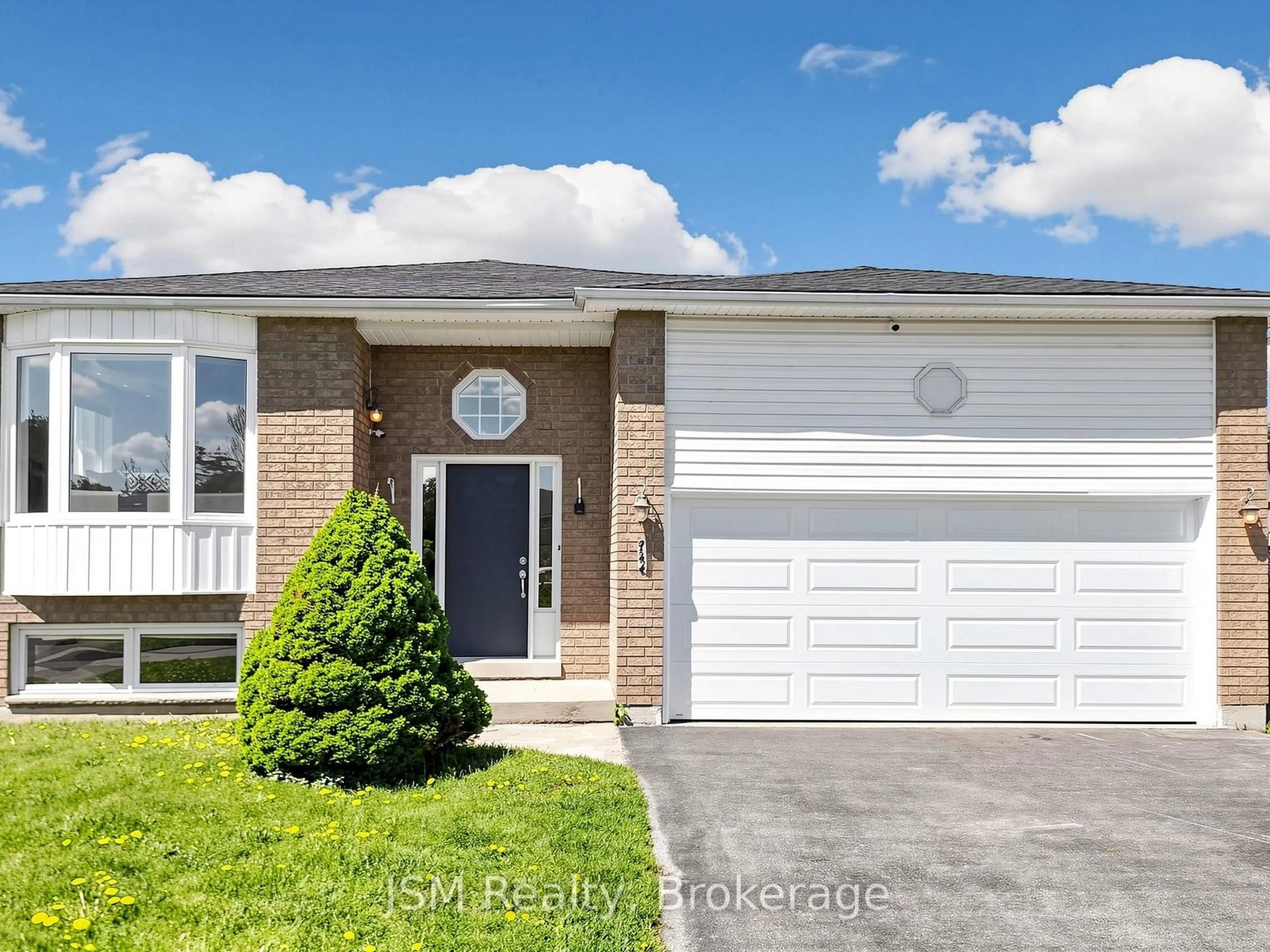 Home with brick exterior material, street for 2516 Lloyd St, Innisfil Ontario L9S 2H2