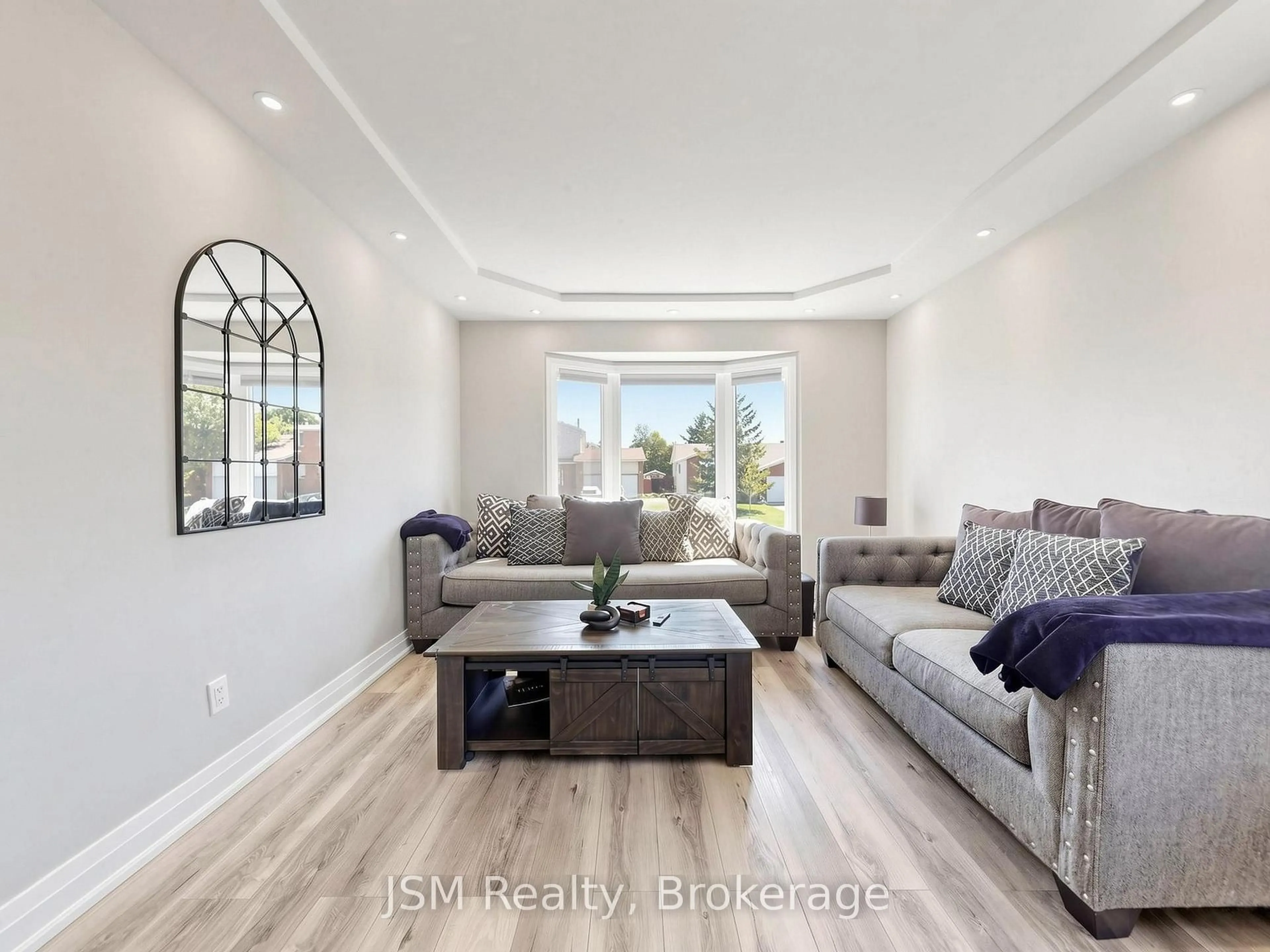 Living room with furniture, unknown for 2516 Lloyd St, Innisfil Ontario L9S 2H2