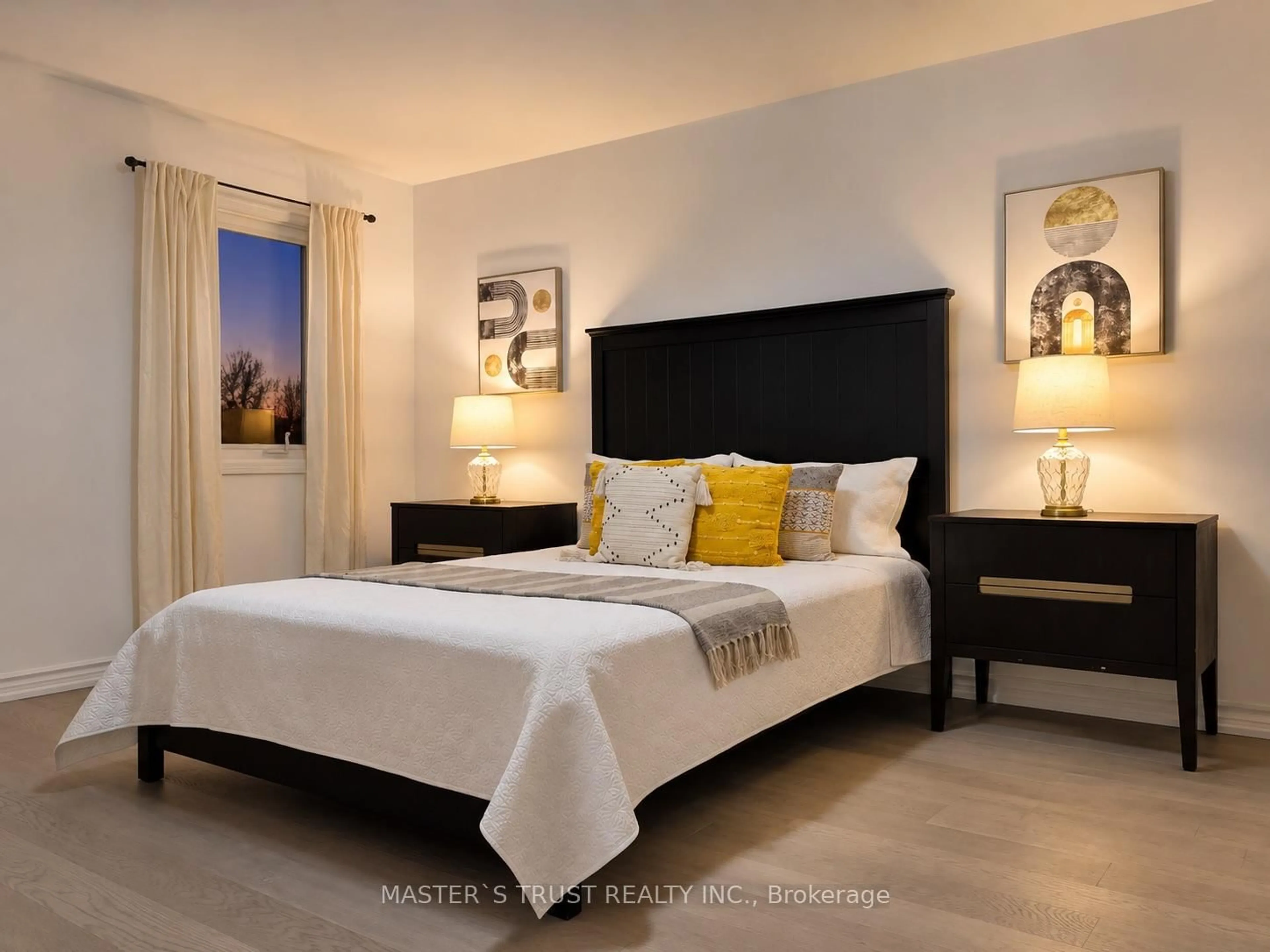 Bedroom with bed, unknown for 670 Leslie Valley Dr, Newmarket Ontario L3Y 7J5