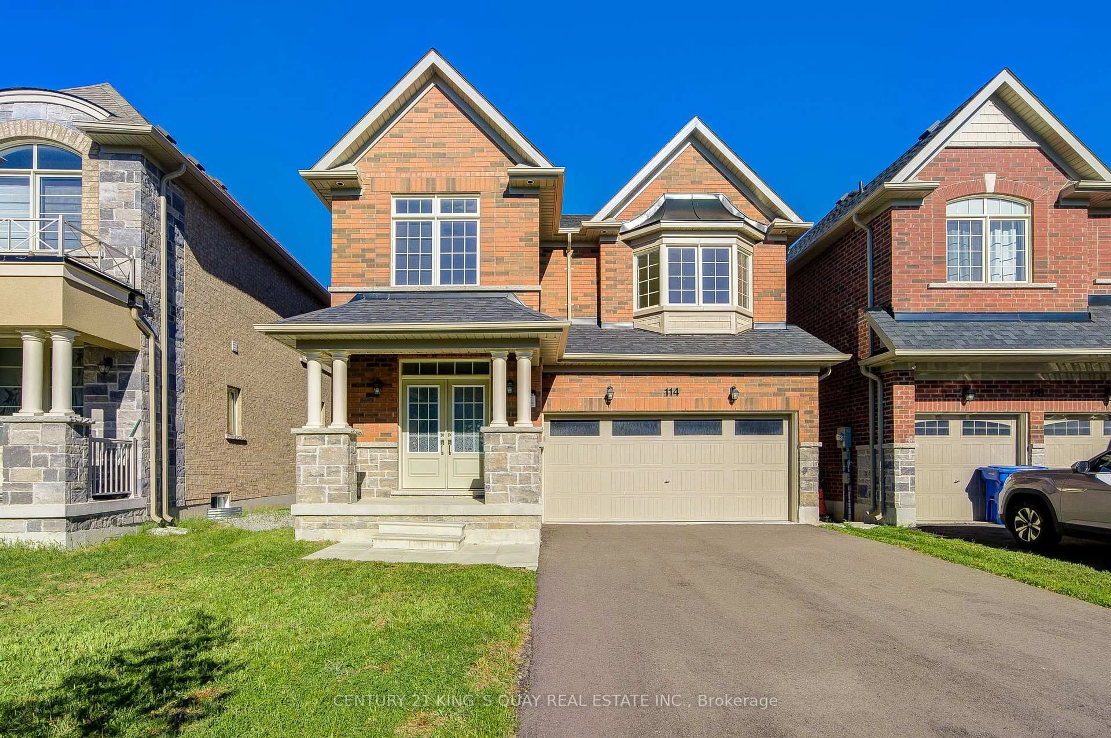 Home with brick exterior material, street for 114 Watershed Gate, East Gwillimbury Ontario L9N 0Y2
