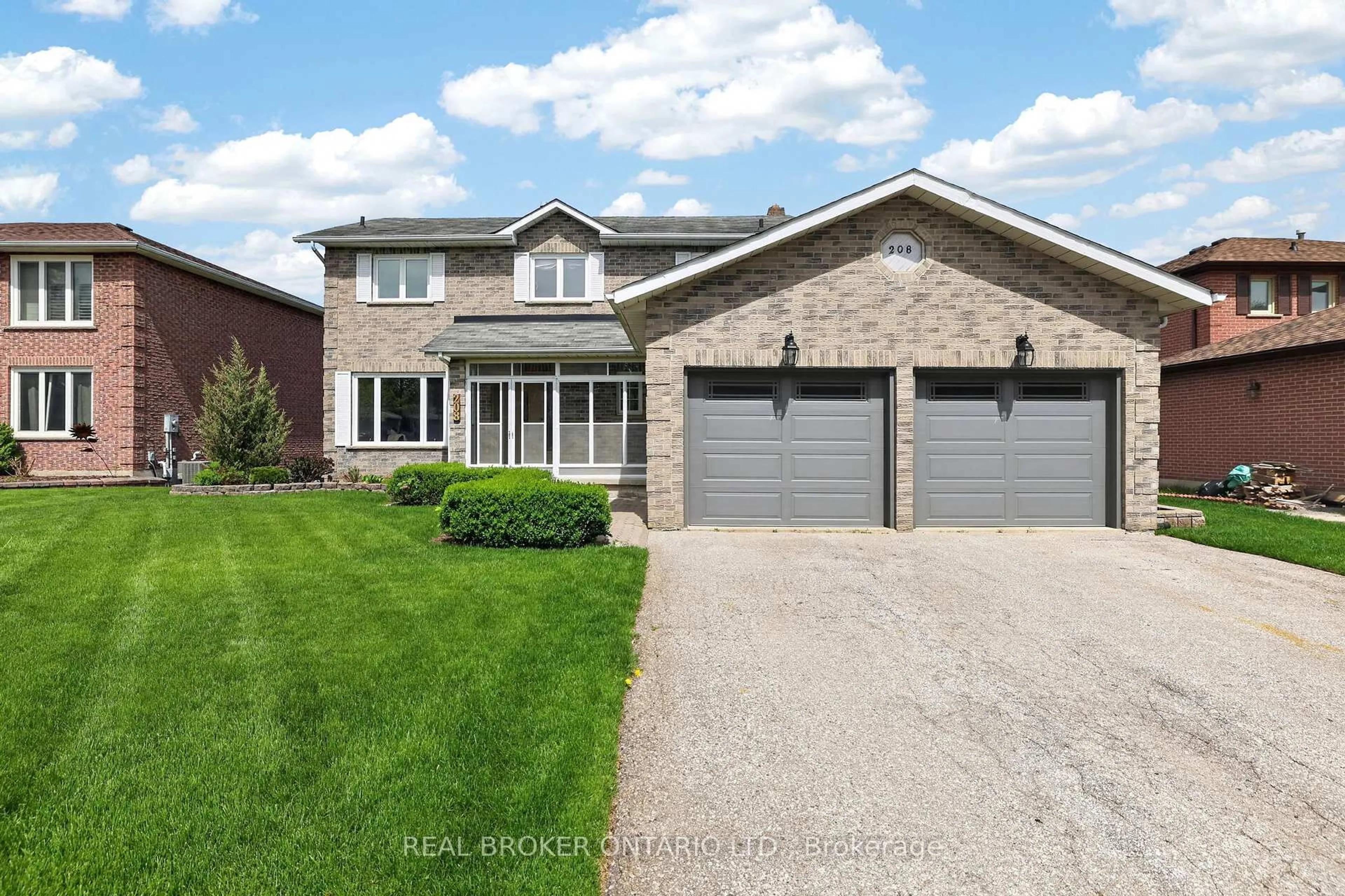 Home with brick exterior material, street for 208 Stegman Rd, East Gwillimbury Ontario L9N 1B6