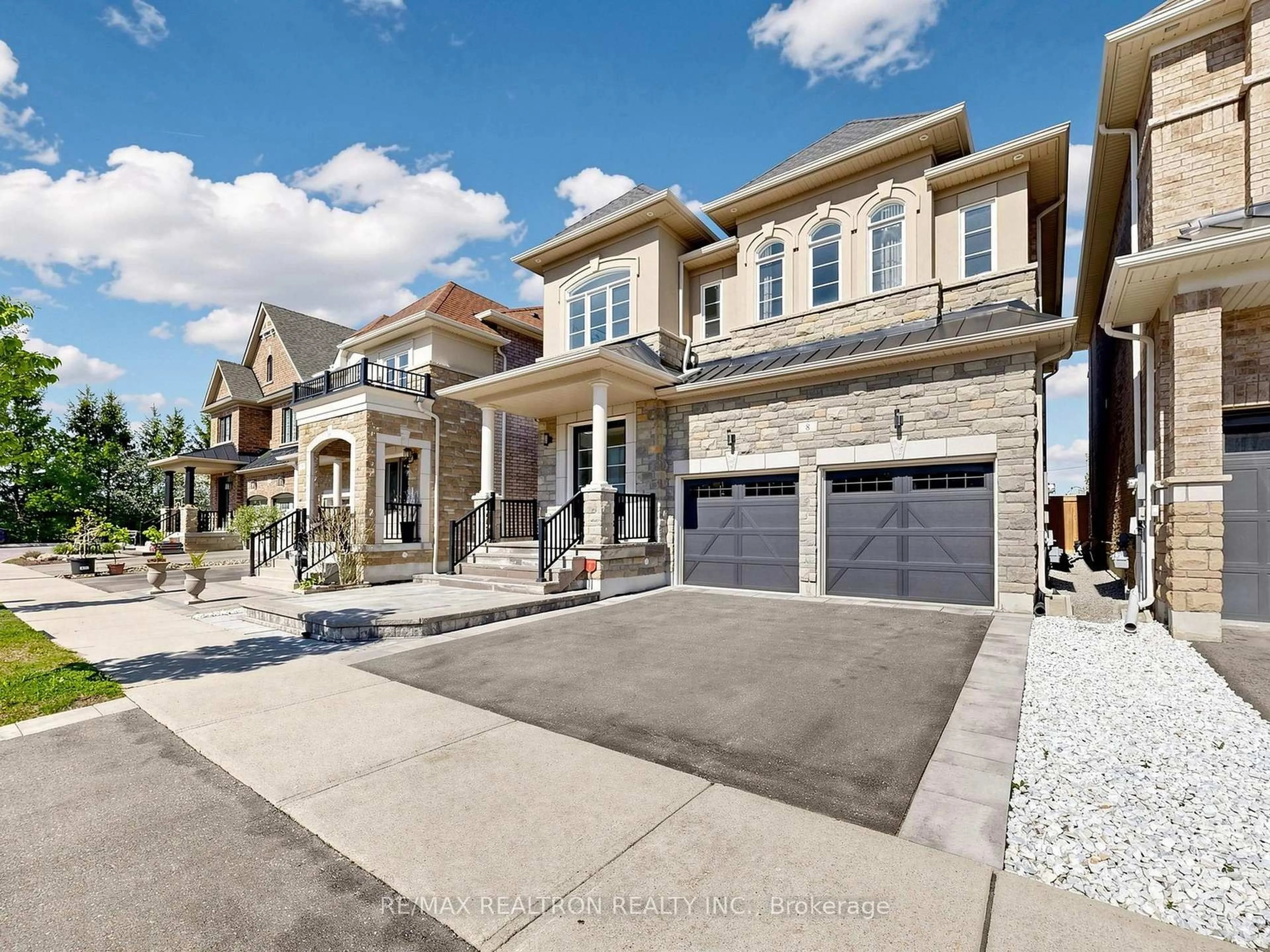 Home with brick exterior material, street for 8 Princess Charlotte Ave, Whitchurch-Stouffville Ontario L4A 1Y8
