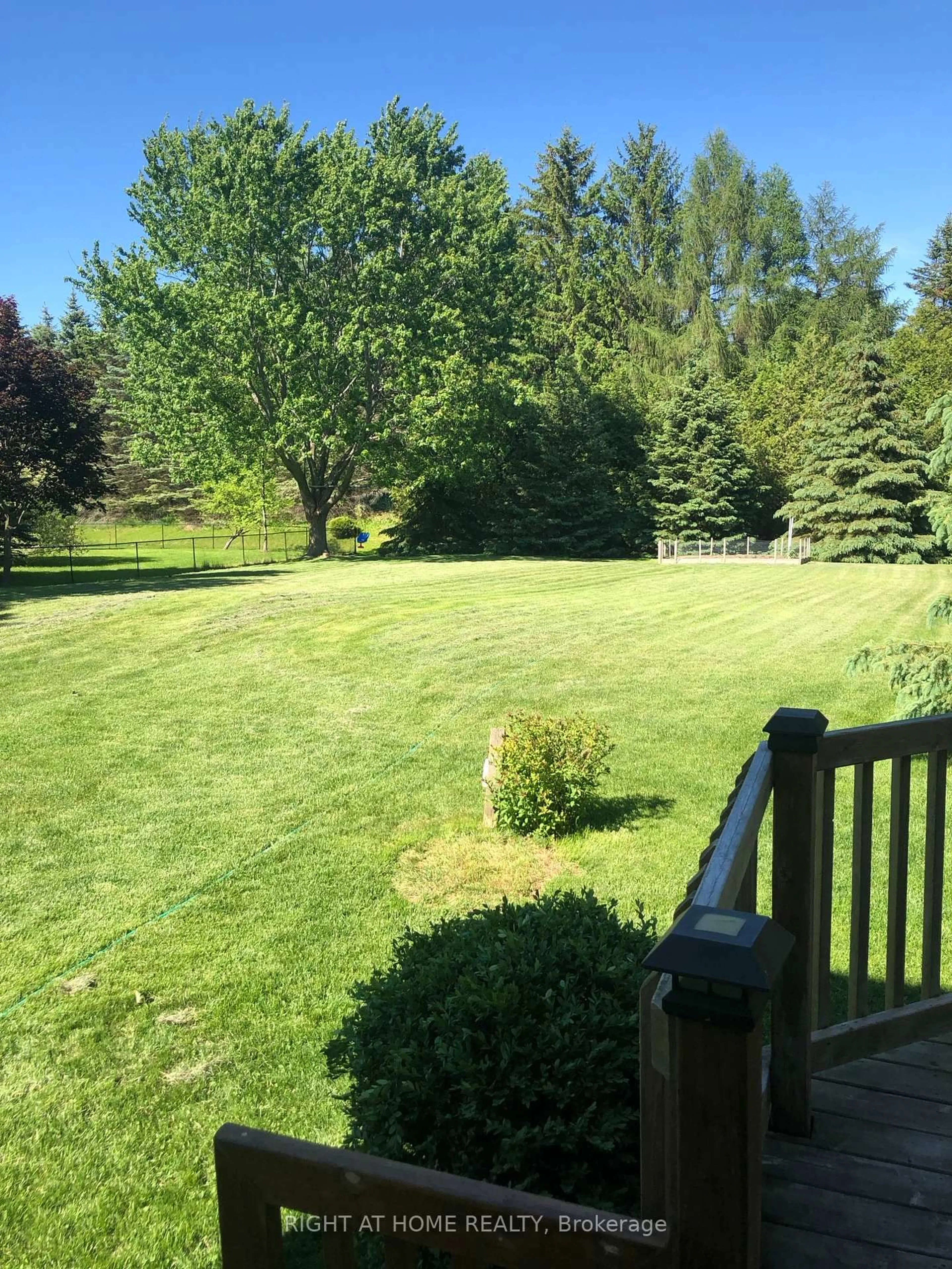 Patio, unknown for 9 Lady Diana Crt, Whitchurch-Stouffville Ontario L4A 2C9