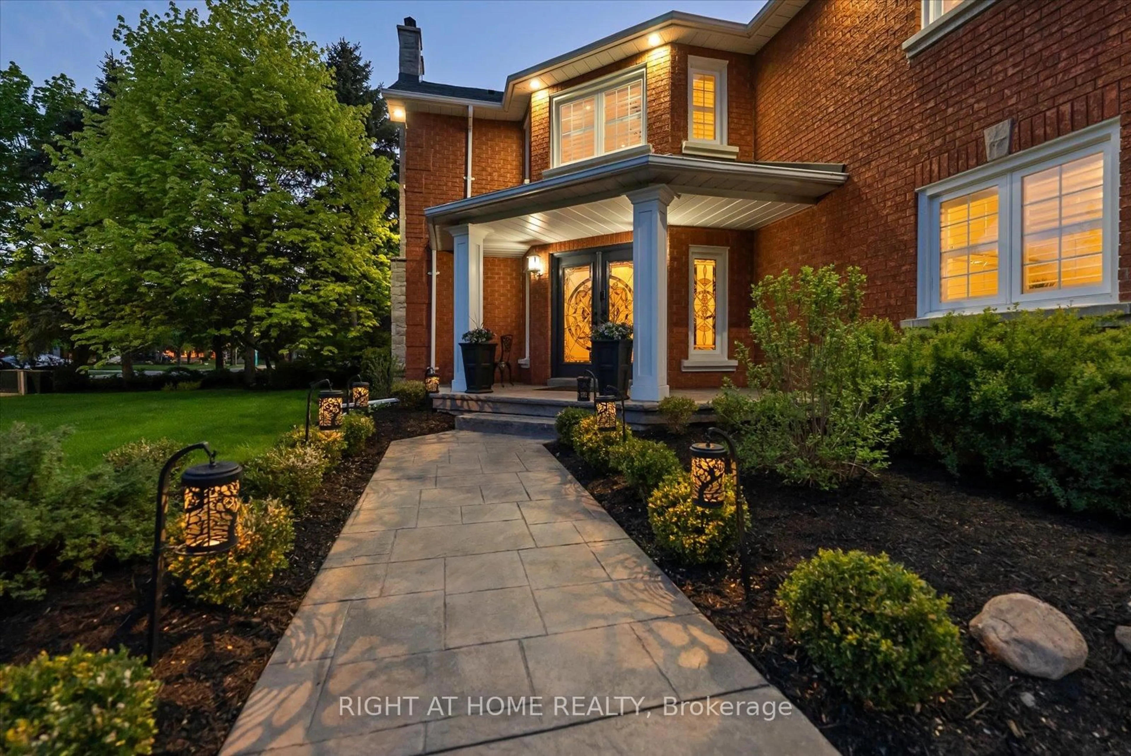 Home with brick exterior material, street for 137 Treegrove Circ, Aurora Ontario L4G 6L9