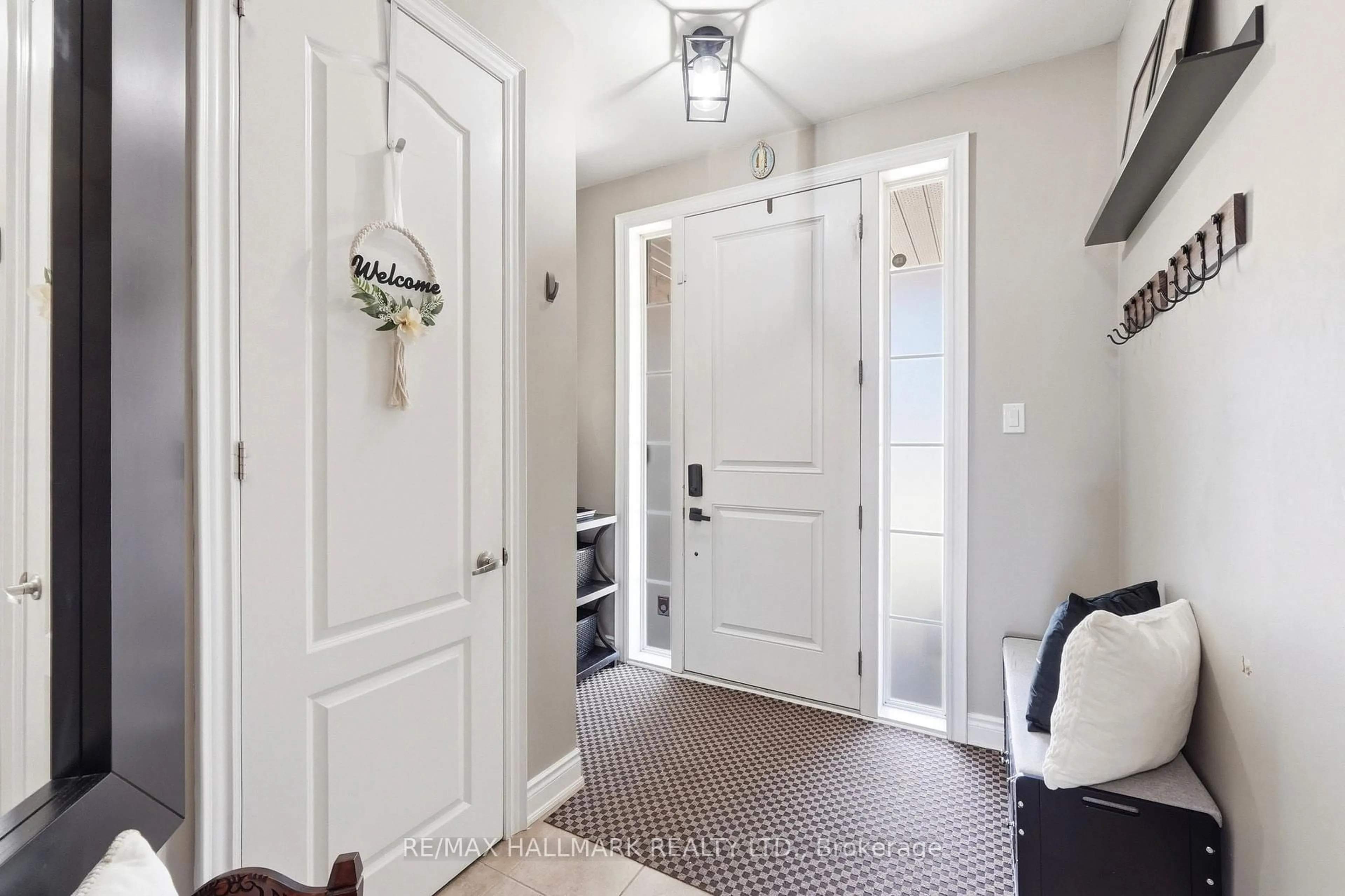 Indoor entryway for 246 Wardlaw Pl, Vaughan Ontario L4H 3L7