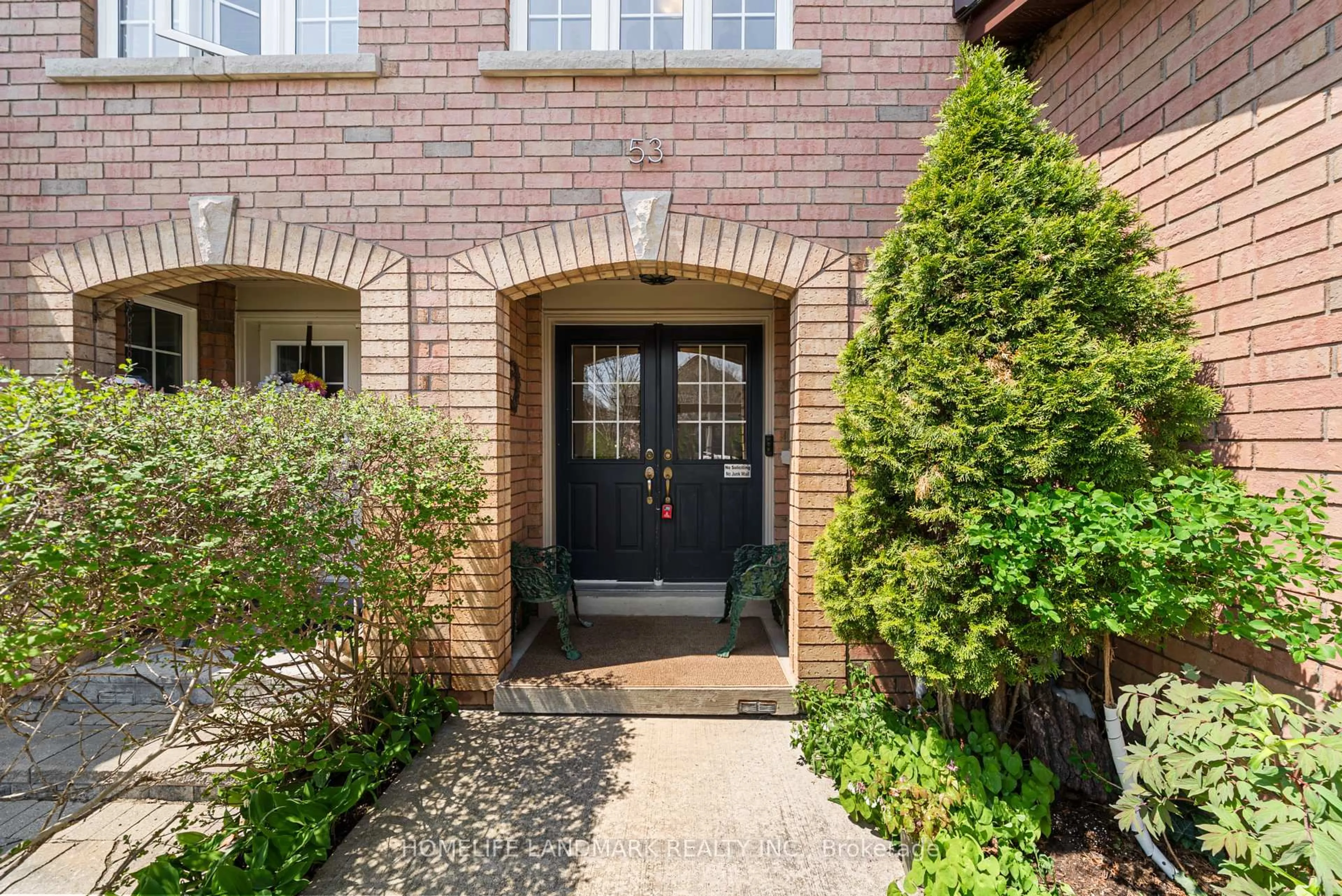 Home with brick exterior material, street for 53 Bloomgate Cres, Richmond Hill Ontario L4E 4E2