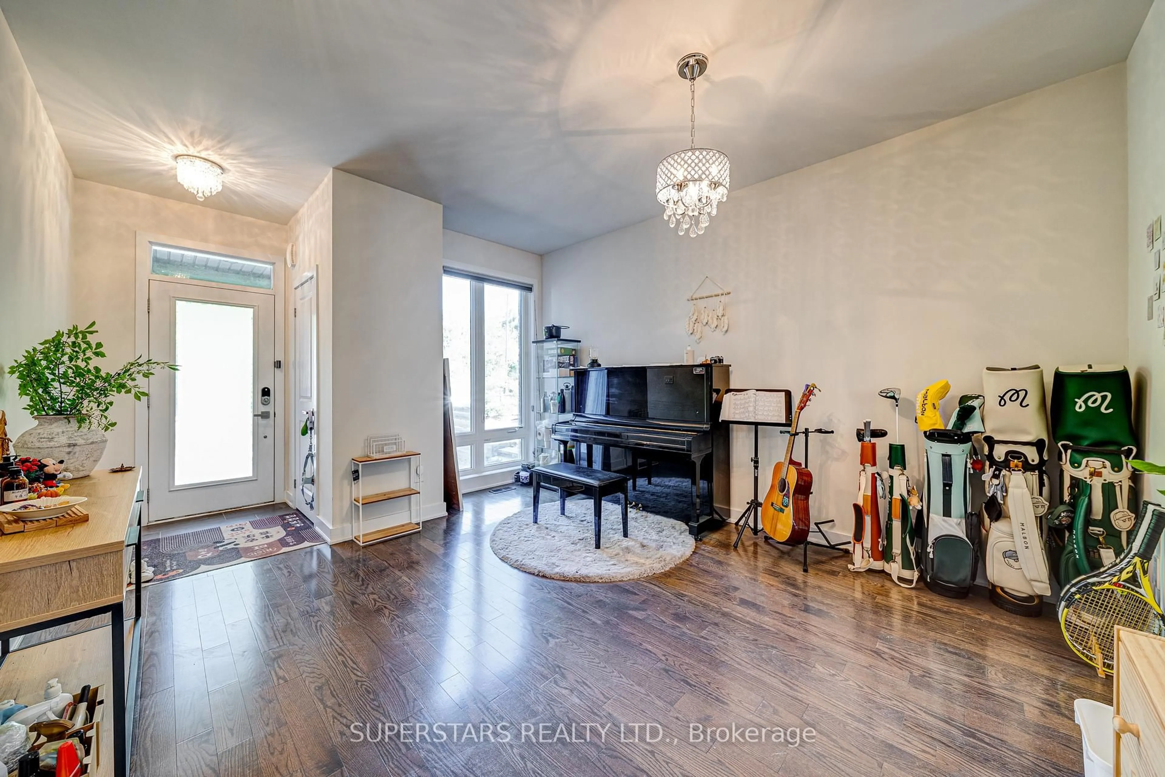 Indoor entryway for 5 Haas Ave, Richmond Hill Ontario L4E 1C4
