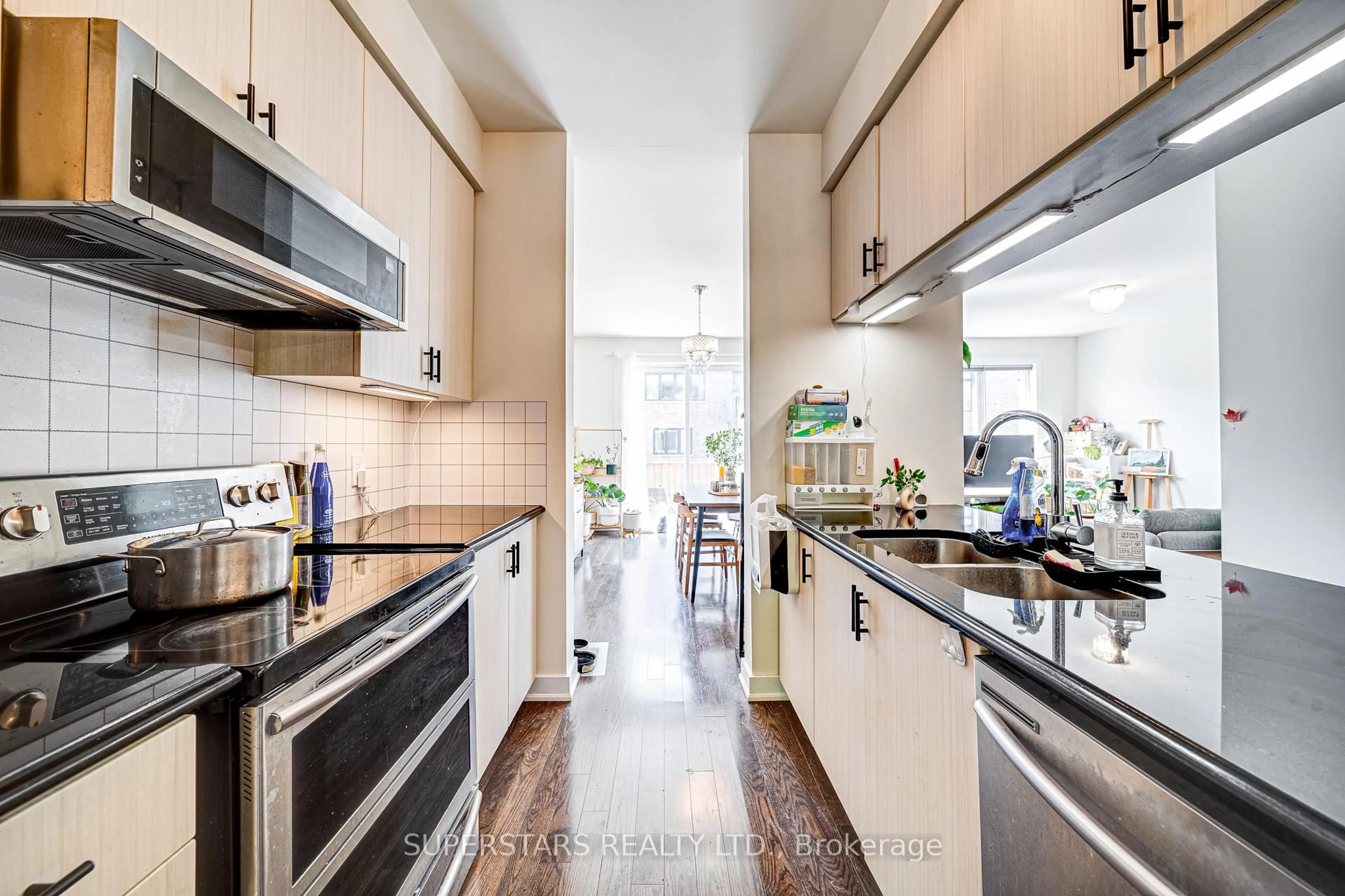 Contemporary kitchen, ceramic/tile floor for 5 Haas Ave, Richmond Hill Ontario L4E 1C4
