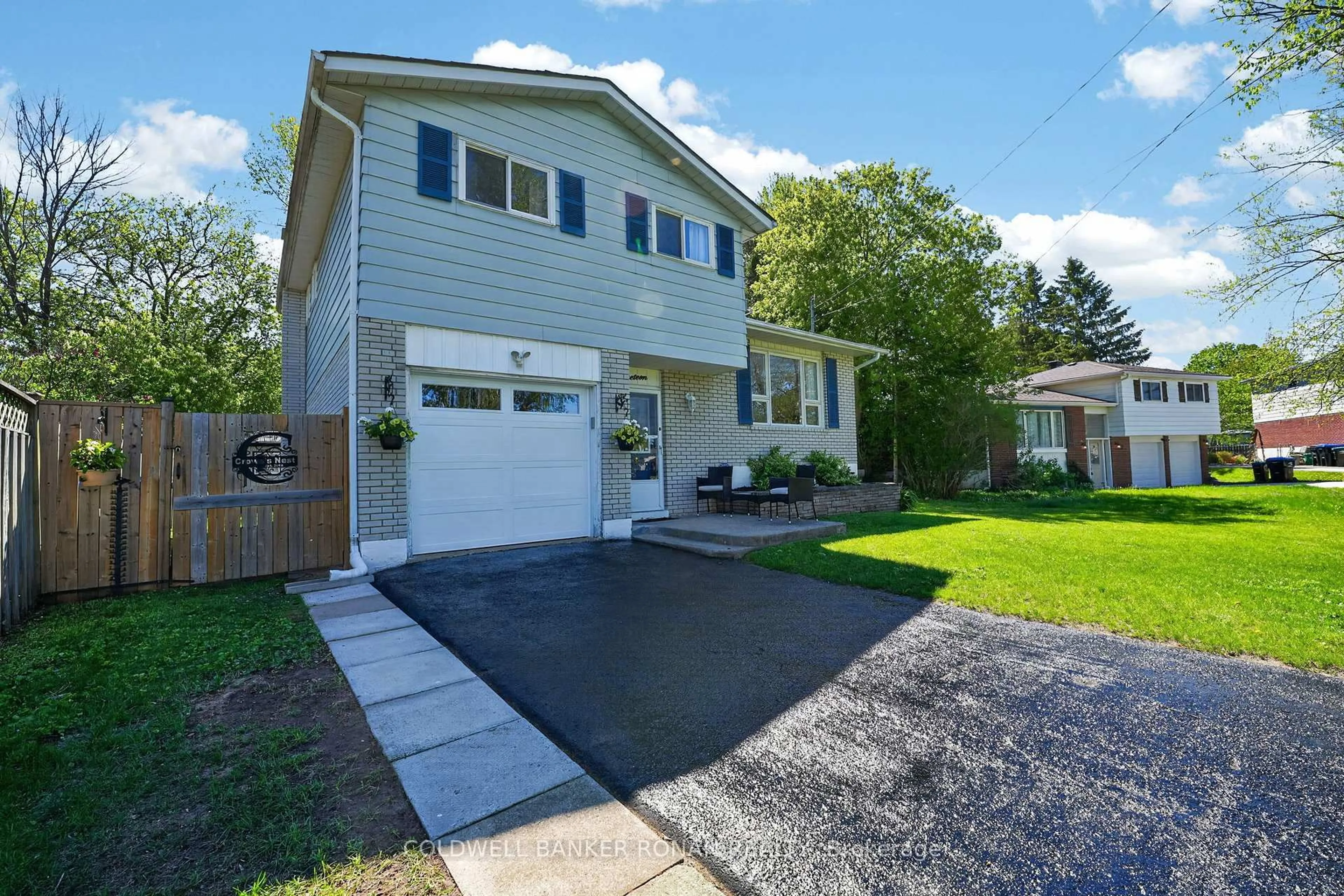 Home with vinyl exterior material, street for 19 Larkdale Cres, Essa Ontario L0M 1B0